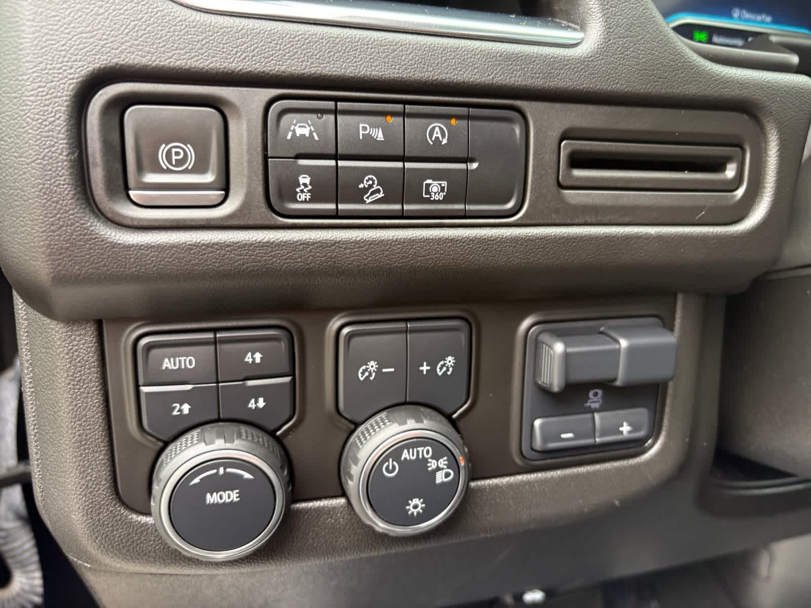 used 2023 Chevrolet Suburban car, priced at $61,498
