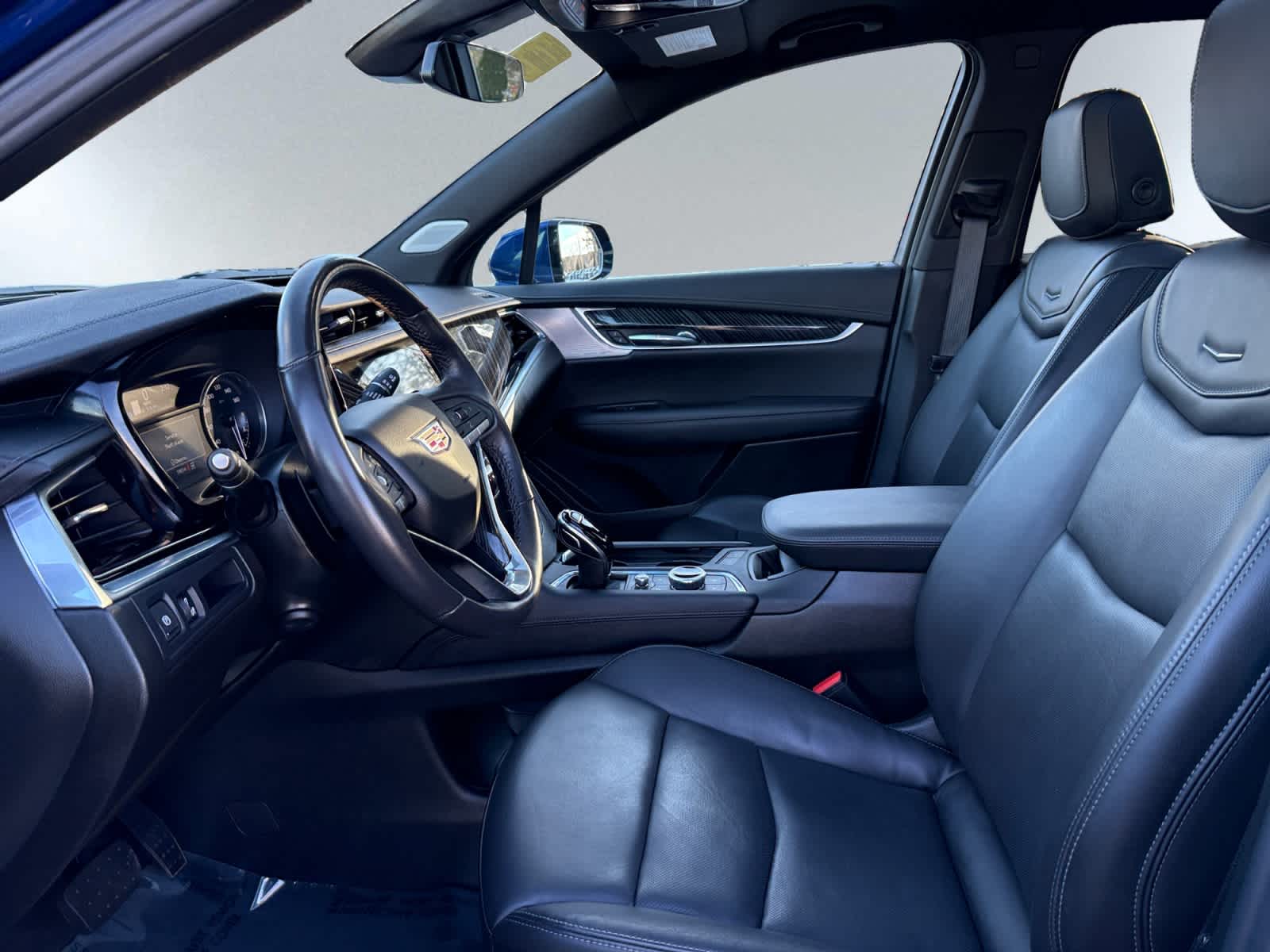 used 2025 Cadillac XT6 car, priced at $44,888