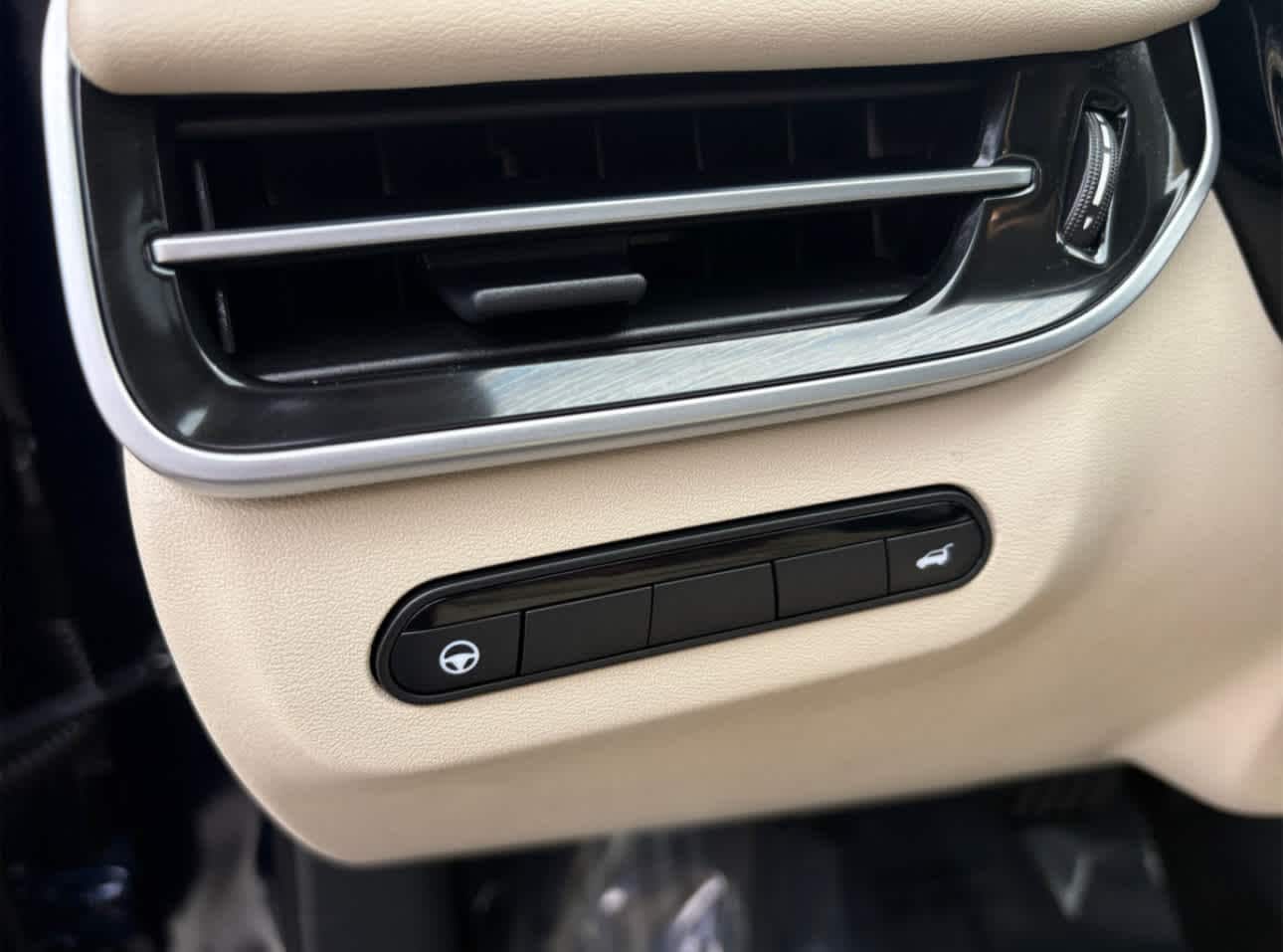 used 2025 INFINITI QX60 car, priced at $49,497
