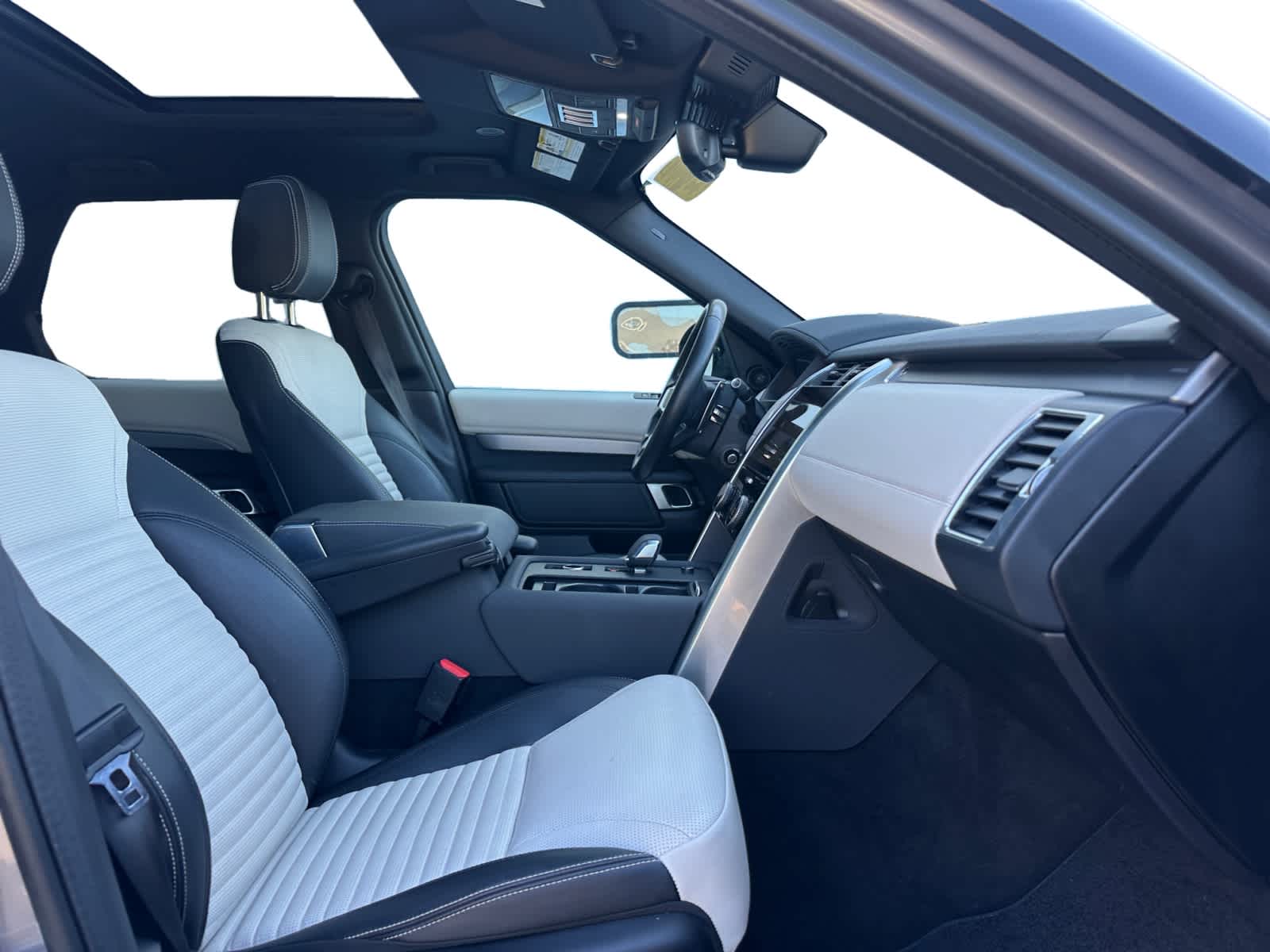 used 2023 Land Rover Discovery car, priced at $44,998