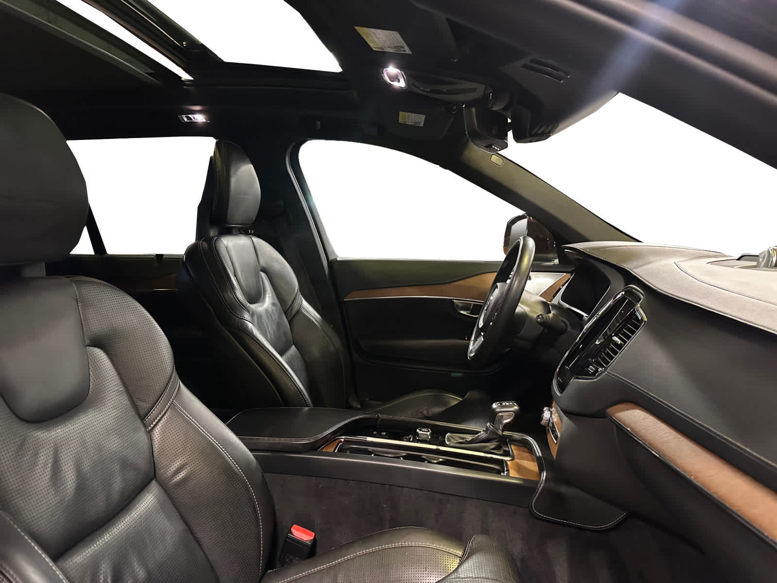 used 2018 Volvo XC90 car, priced at $18,698
