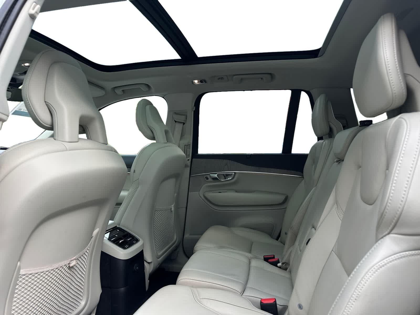 used 2022 Volvo XC90 Recharge Plug-In Hybrid car, priced at $36,498