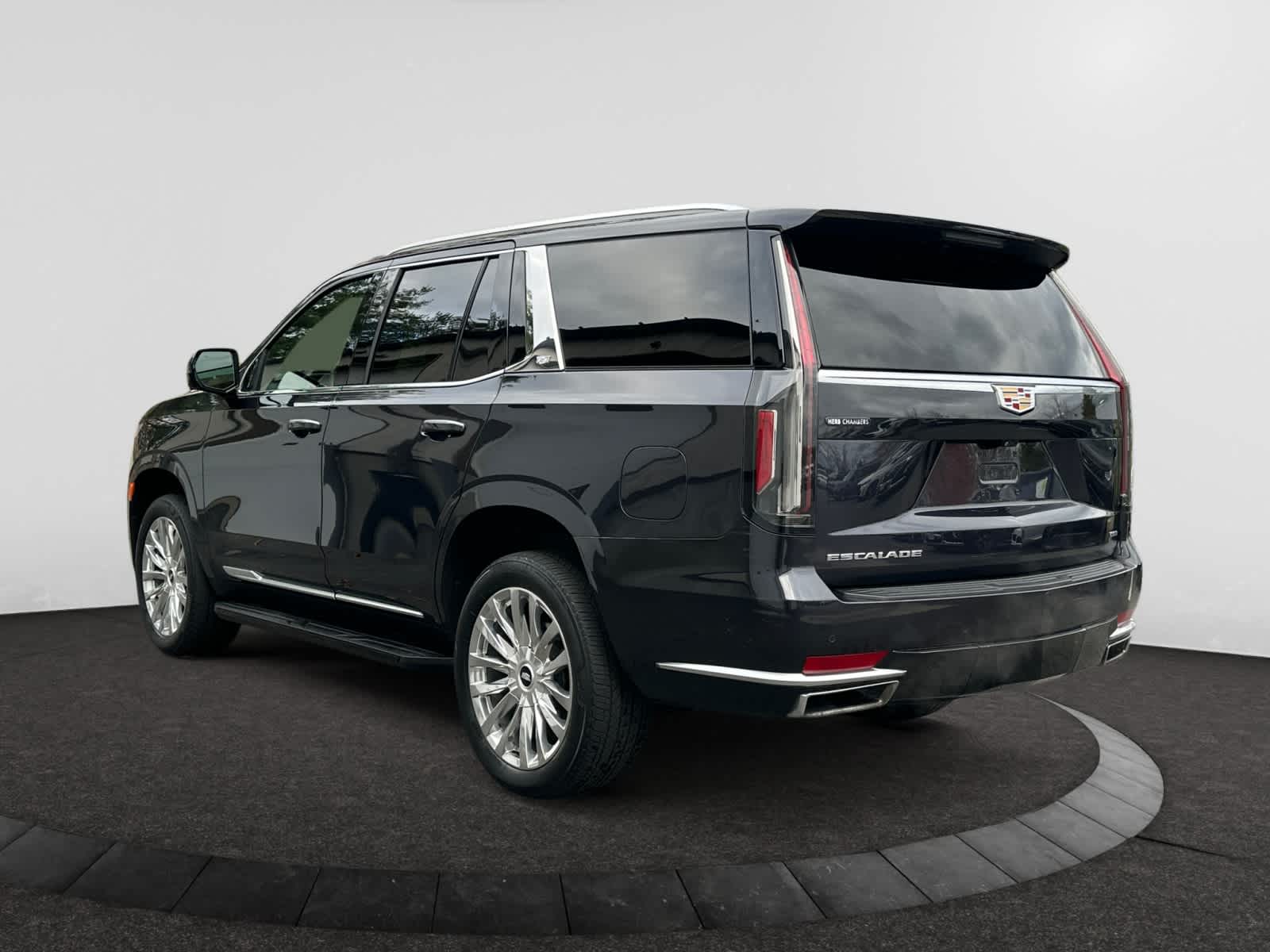 used 2022 Cadillac Escalade car, priced at $61,998