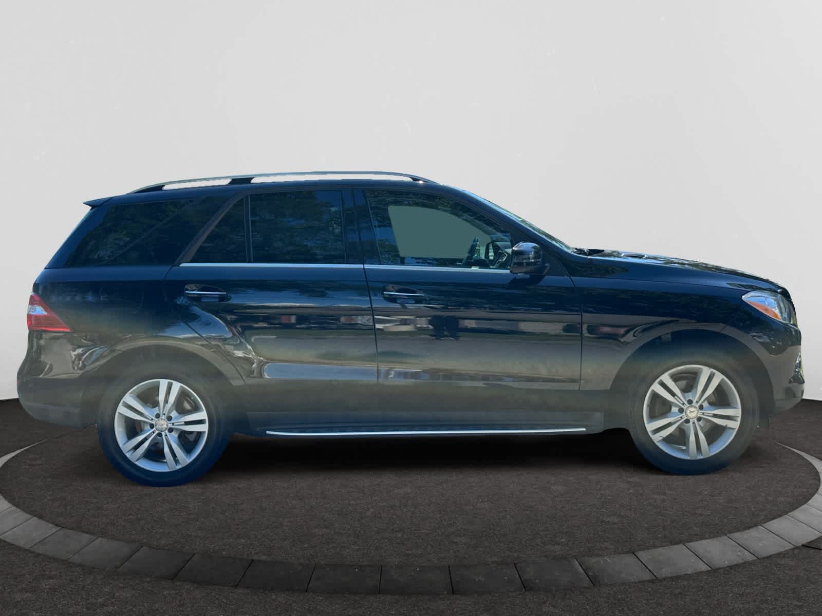 used 2015 Mercedes-Benz M-Class car, priced at $13,498