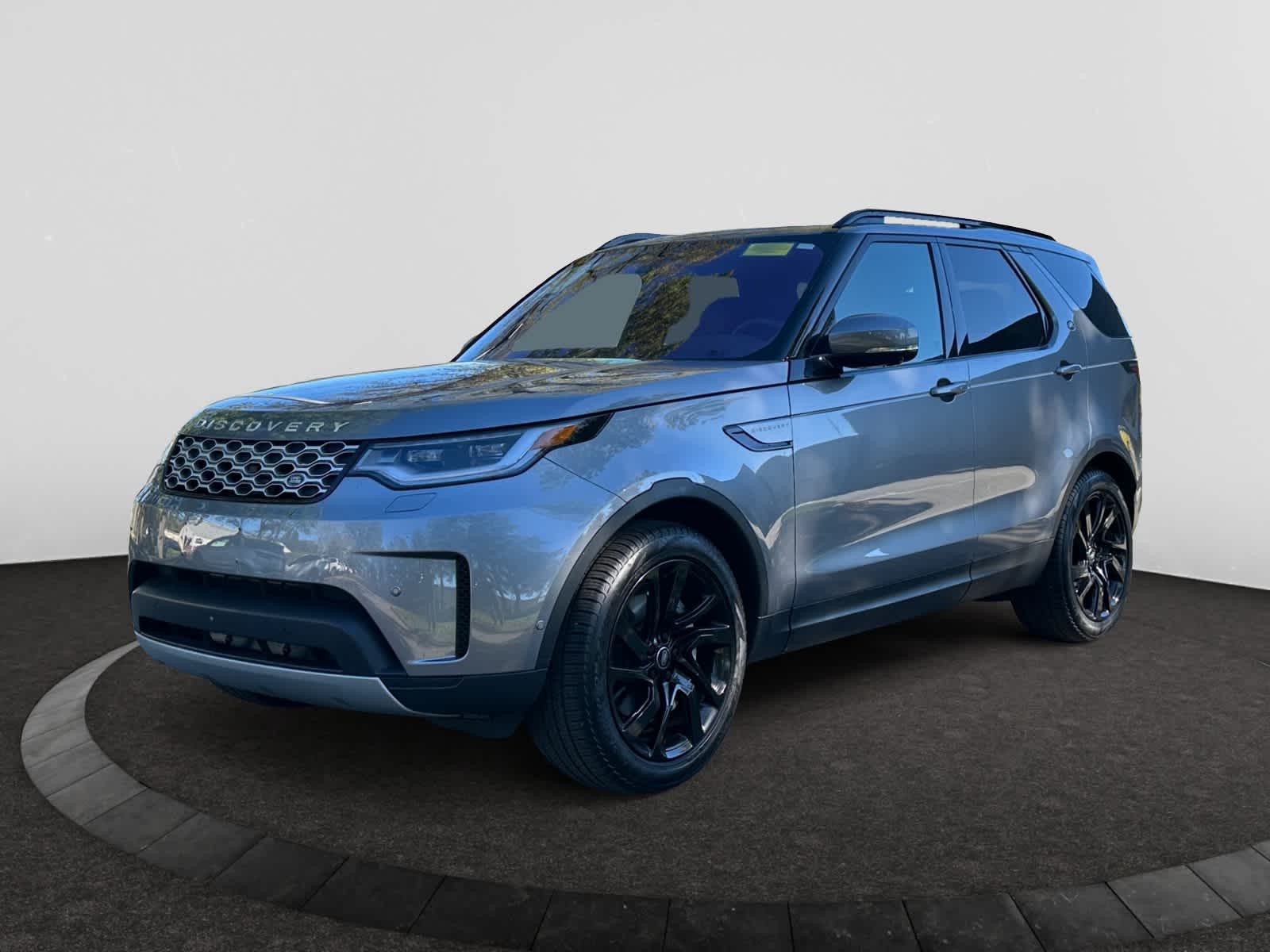 used 2023 Land Rover Discovery car, priced at $38,998