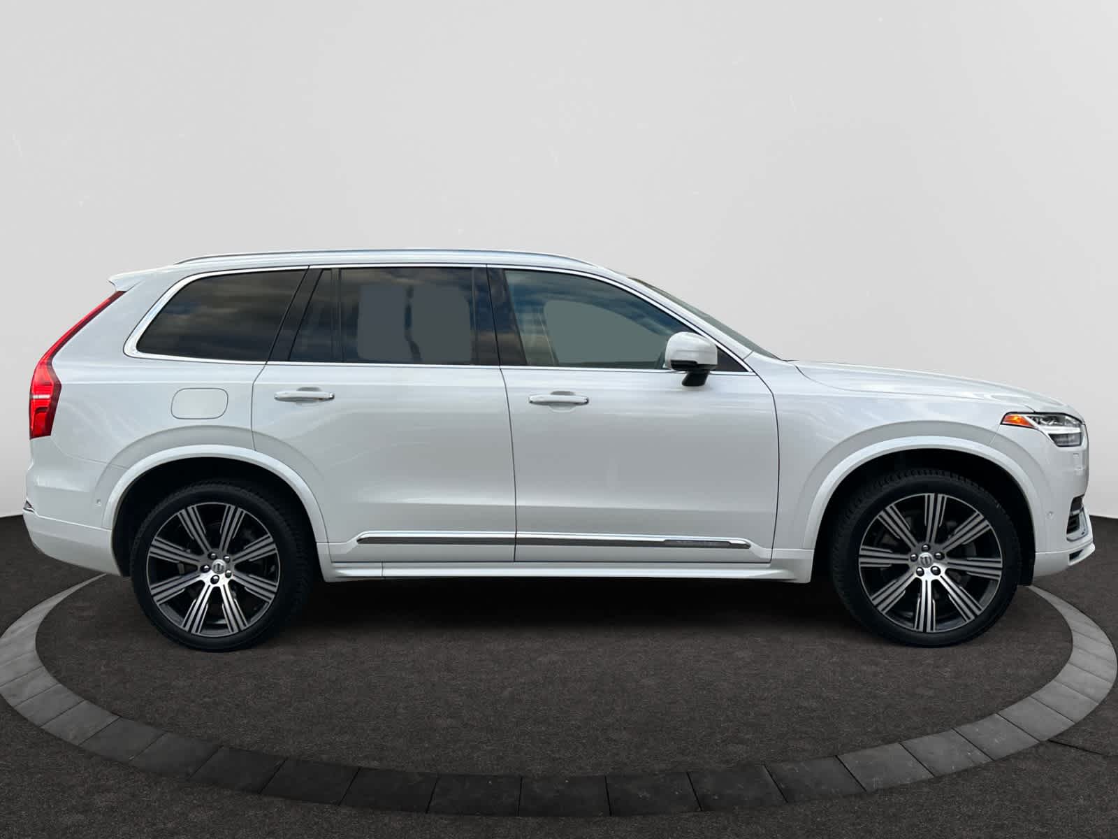 used 2022 Volvo XC90 Recharge Plug-In Hybrid car, priced at $36,498