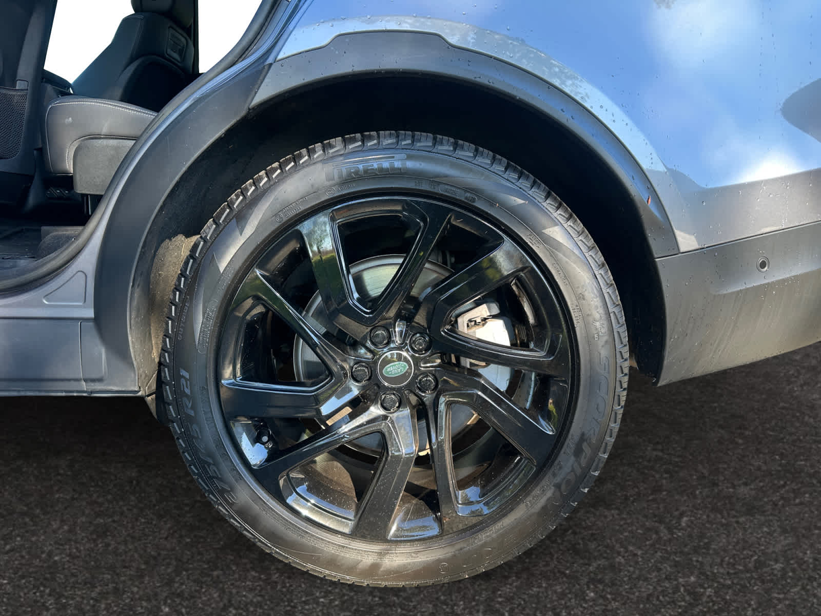 used 2023 Land Rover Discovery car, priced at $38,998