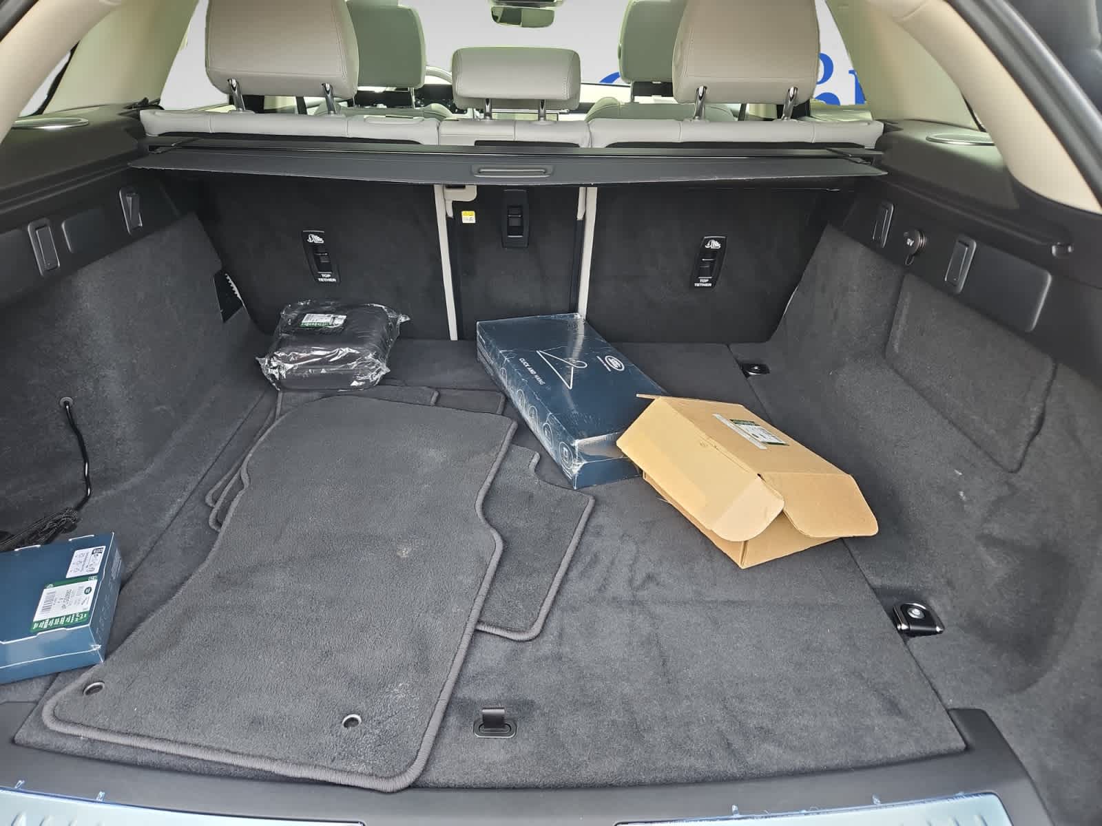 used 2025 Land Rover Range Rover Velar car, priced at $49,998