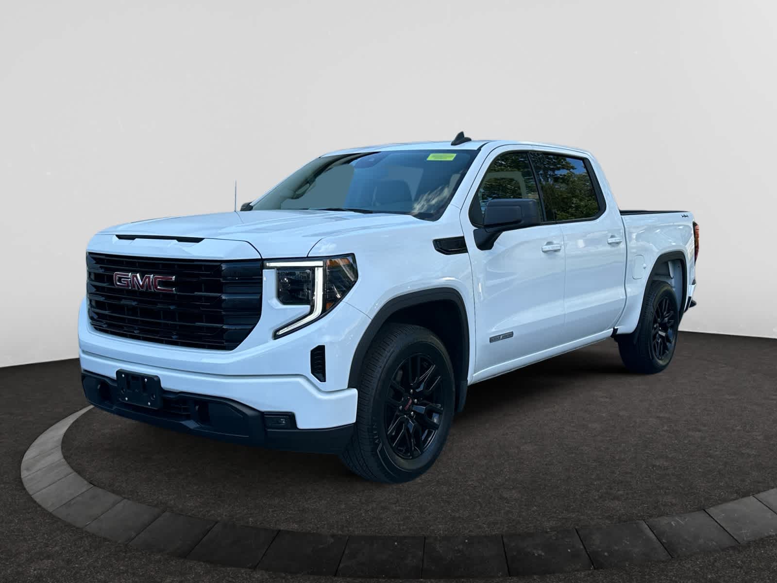used 2024 GMC Sierra 1500 car, priced at $43,998