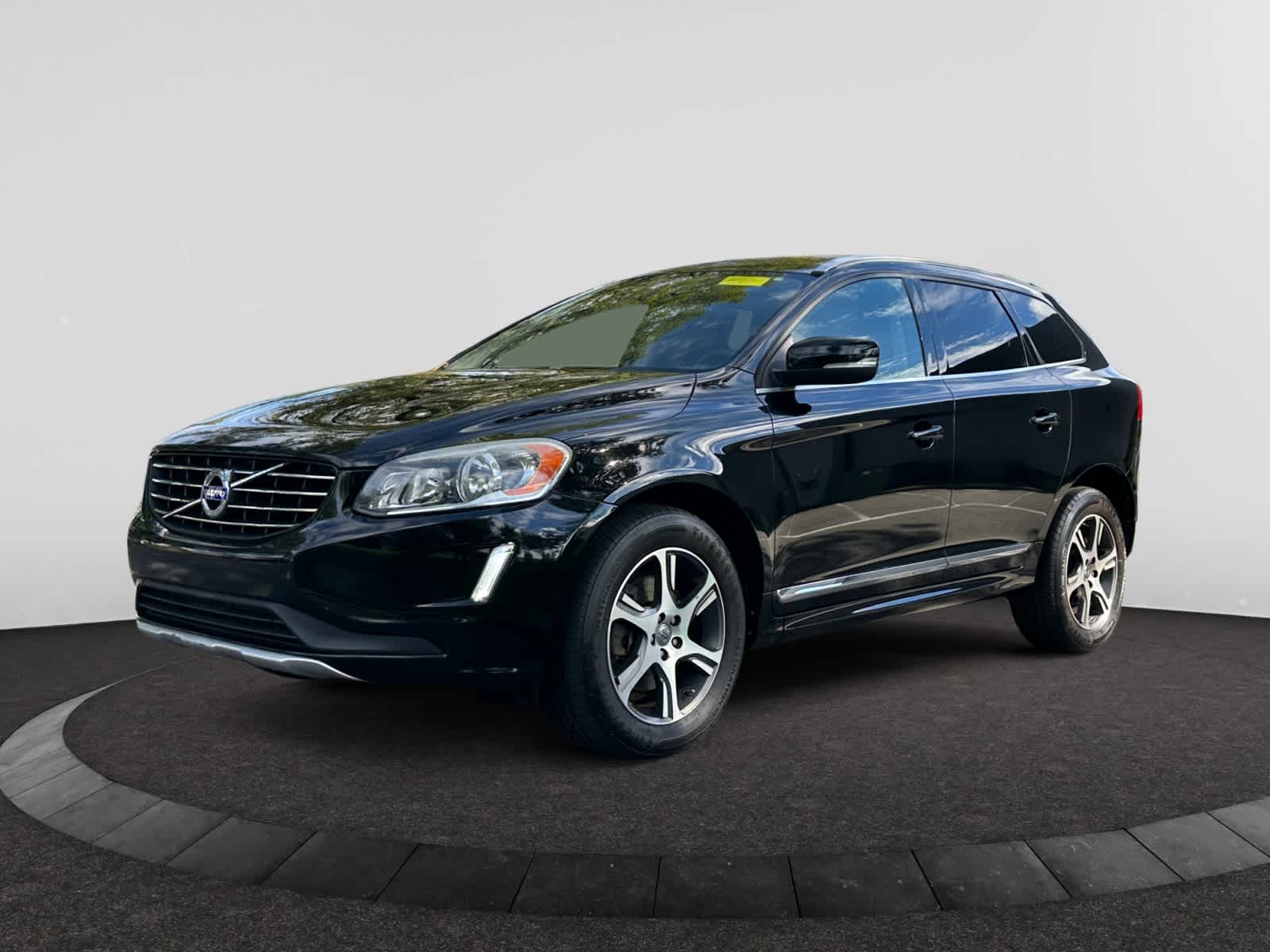 used 2015 Volvo XC60 car, priced at $9,498