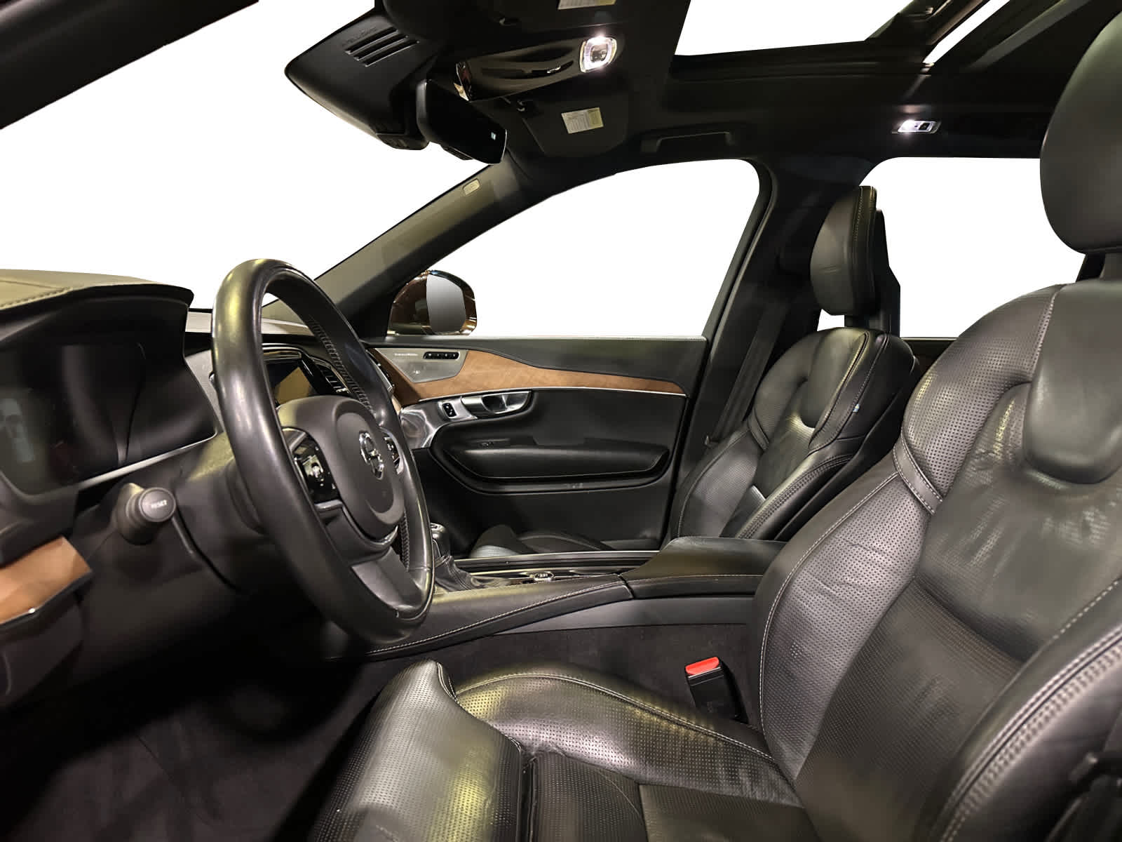 used 2018 Volvo XC90 car, priced at $18,698