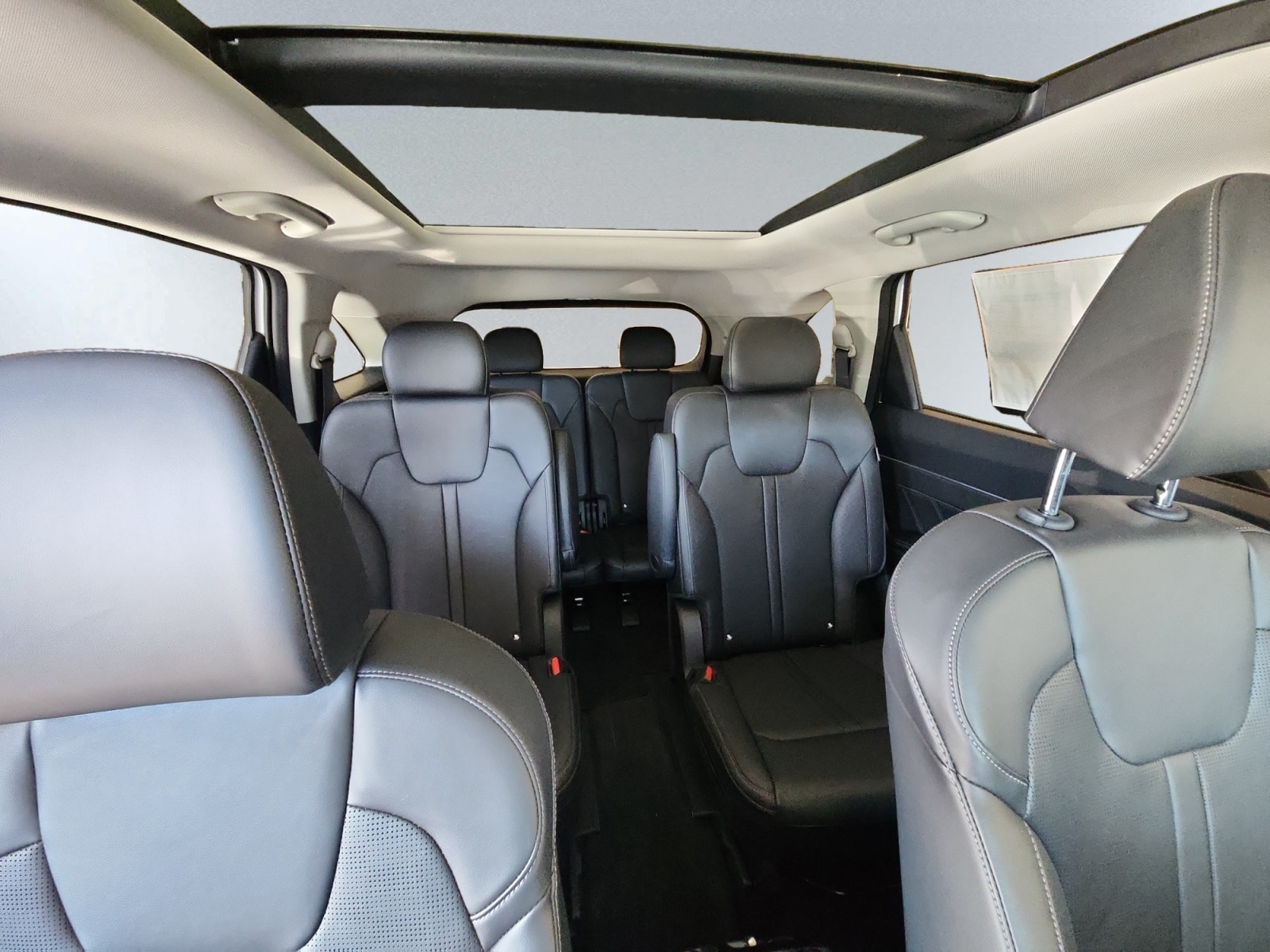 used 2024 Kia Sorento car, priced at $45,585