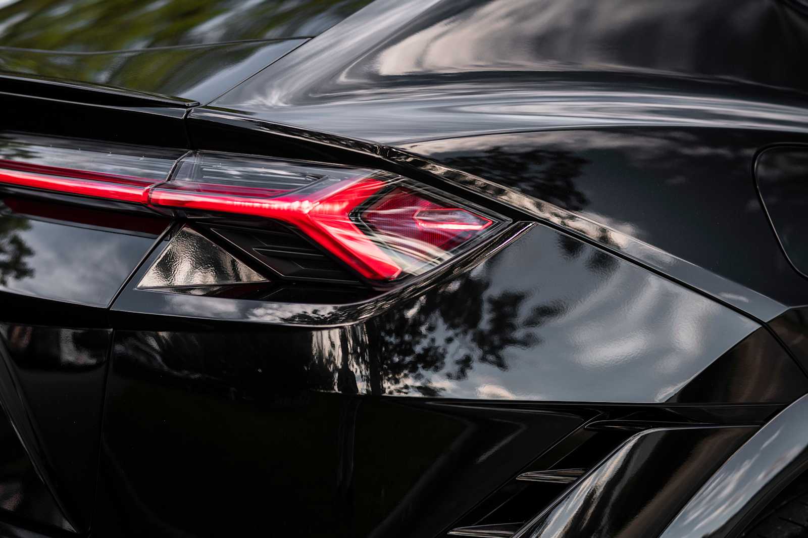 used 2023 Lamborghini Urus car, priced at $209,998