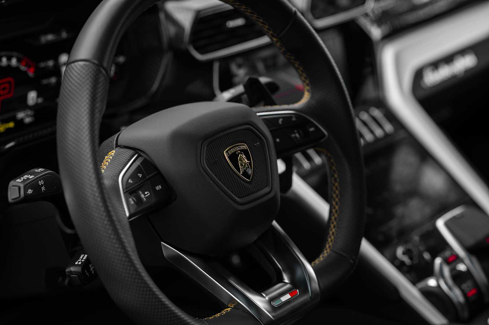 used 2022 Lamborghini Urus car, priced at $222,498