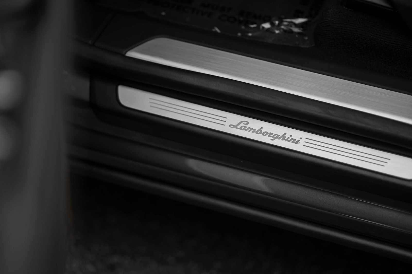 used 2022 Lamborghini Urus car, priced at $222,498