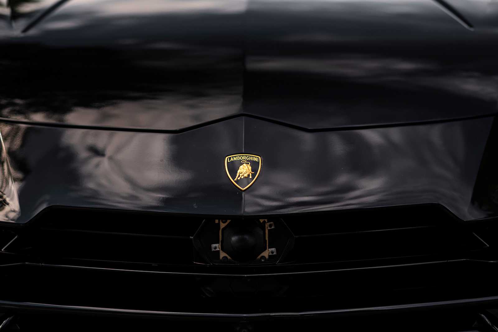 used 2023 Lamborghini Urus car, priced at $209,998