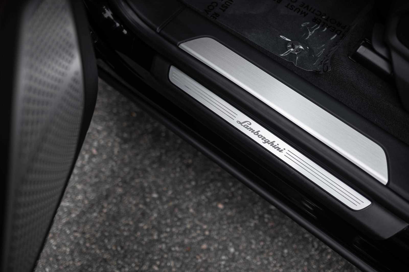 used 2021 Lamborghini Urus car, priced at $204,498
