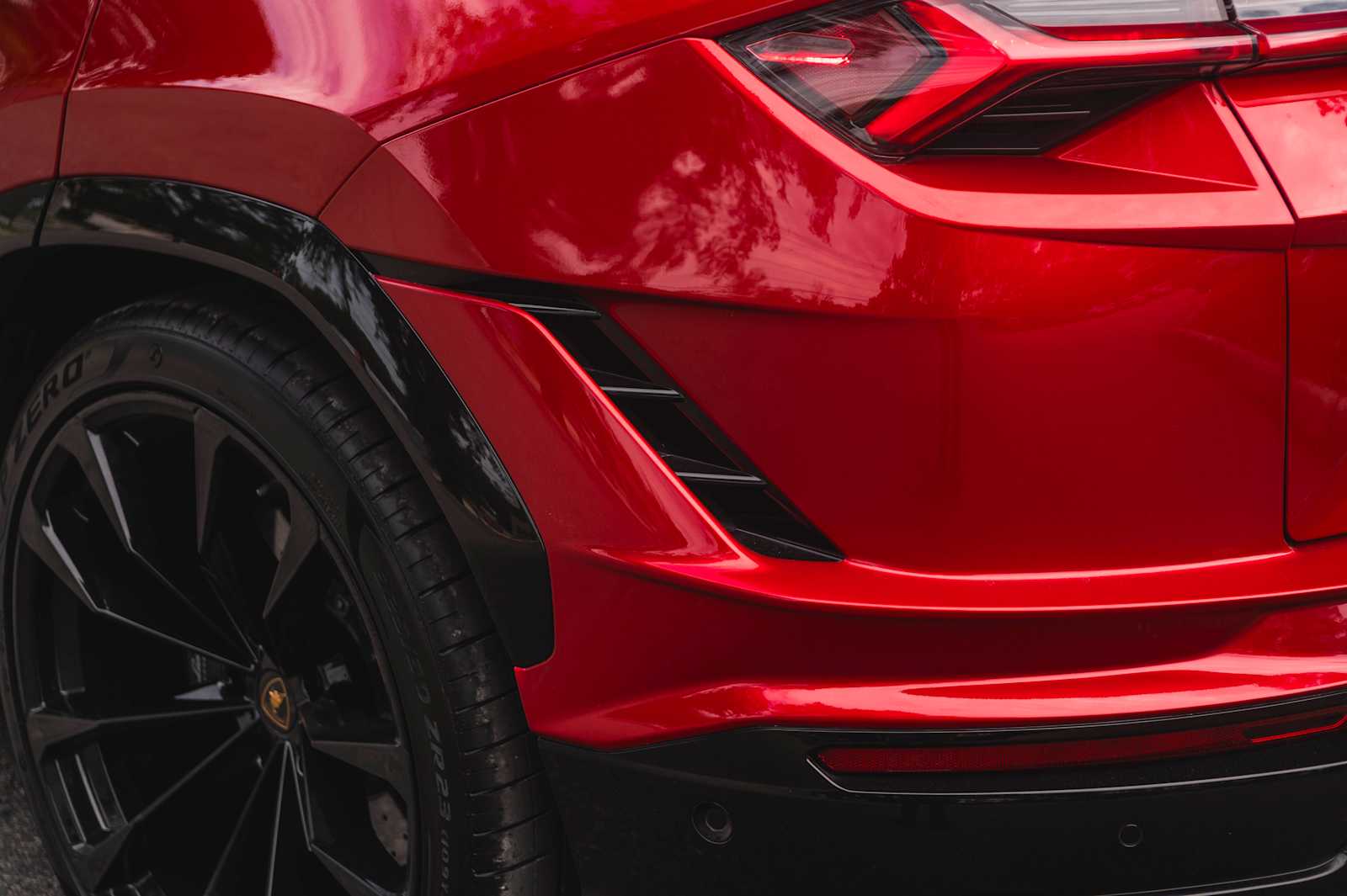 used 2023 Lamborghini Urus car, priced at $246,198