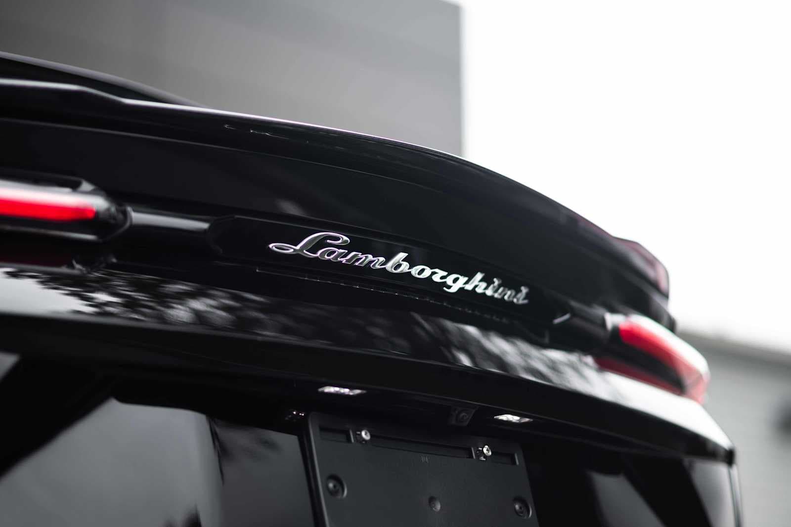 used 2021 Lamborghini Urus car, priced at $204,498