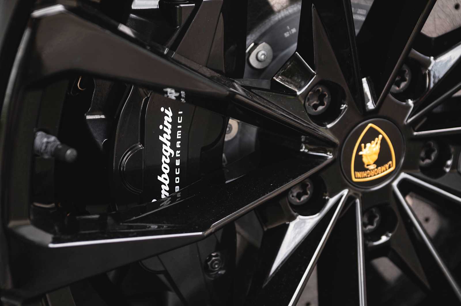 used 2023 Lamborghini Urus car, priced at $229,998
