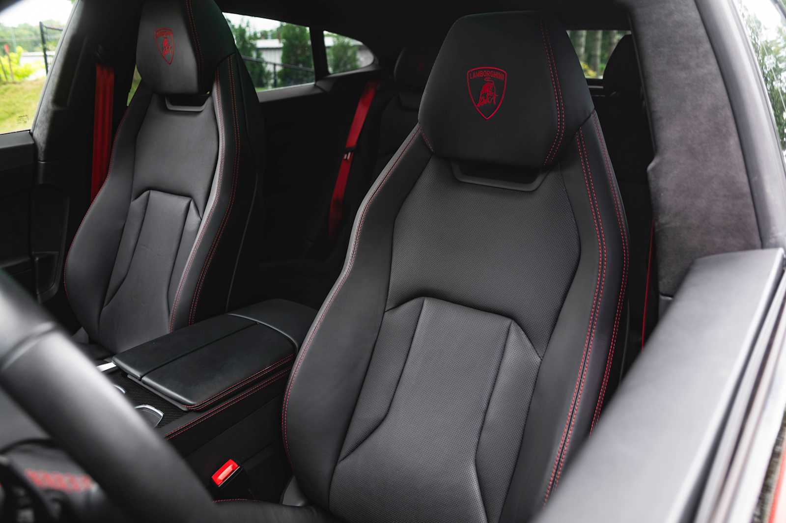 used 2023 Lamborghini Urus car, priced at $229,998