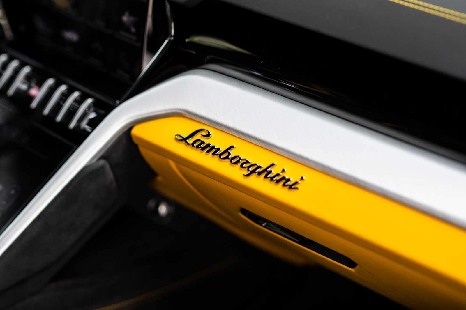 used 2023 Lamborghini Urus car, priced at $209,998