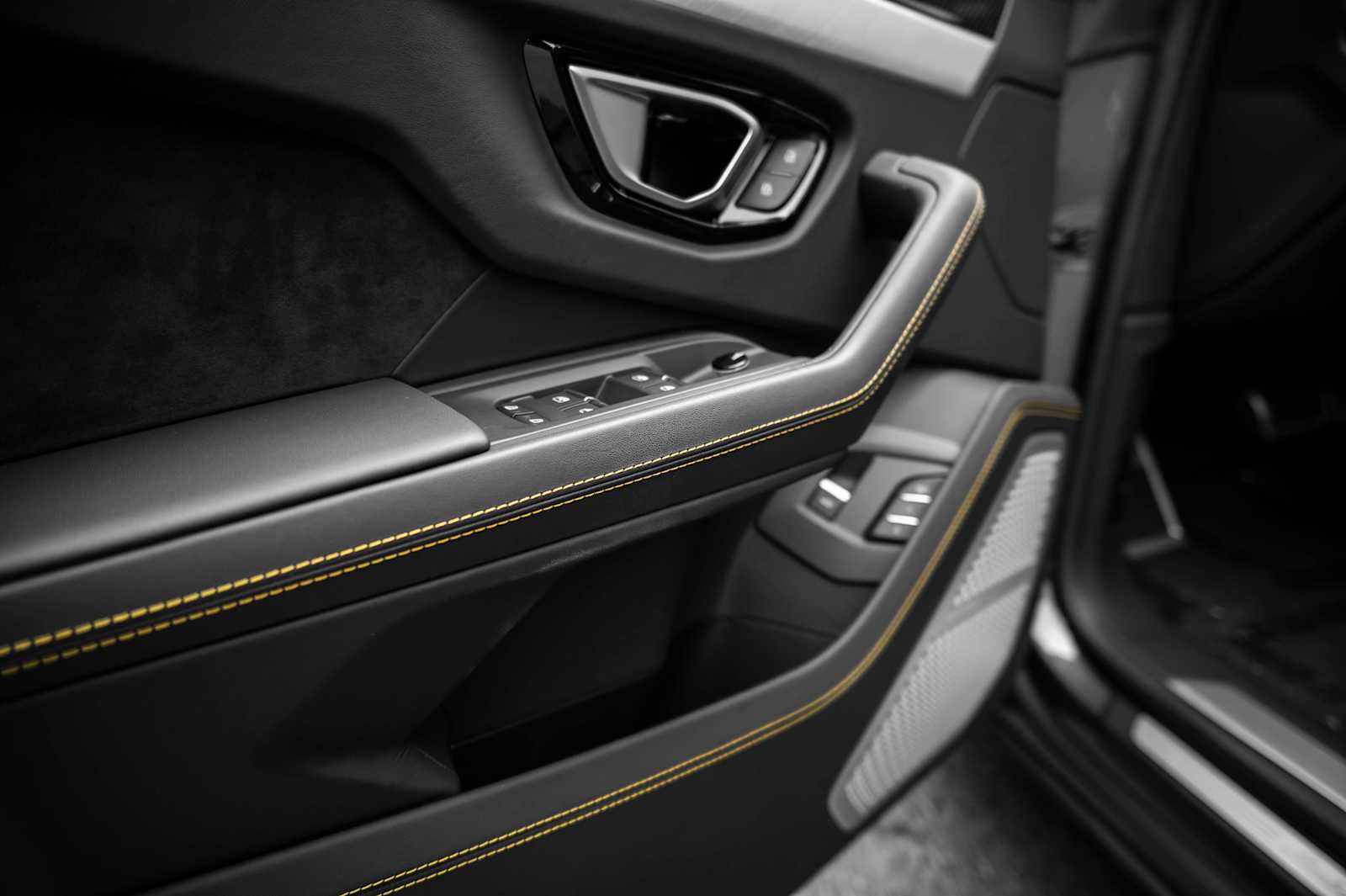 used 2022 Lamborghini Urus car, priced at $222,498