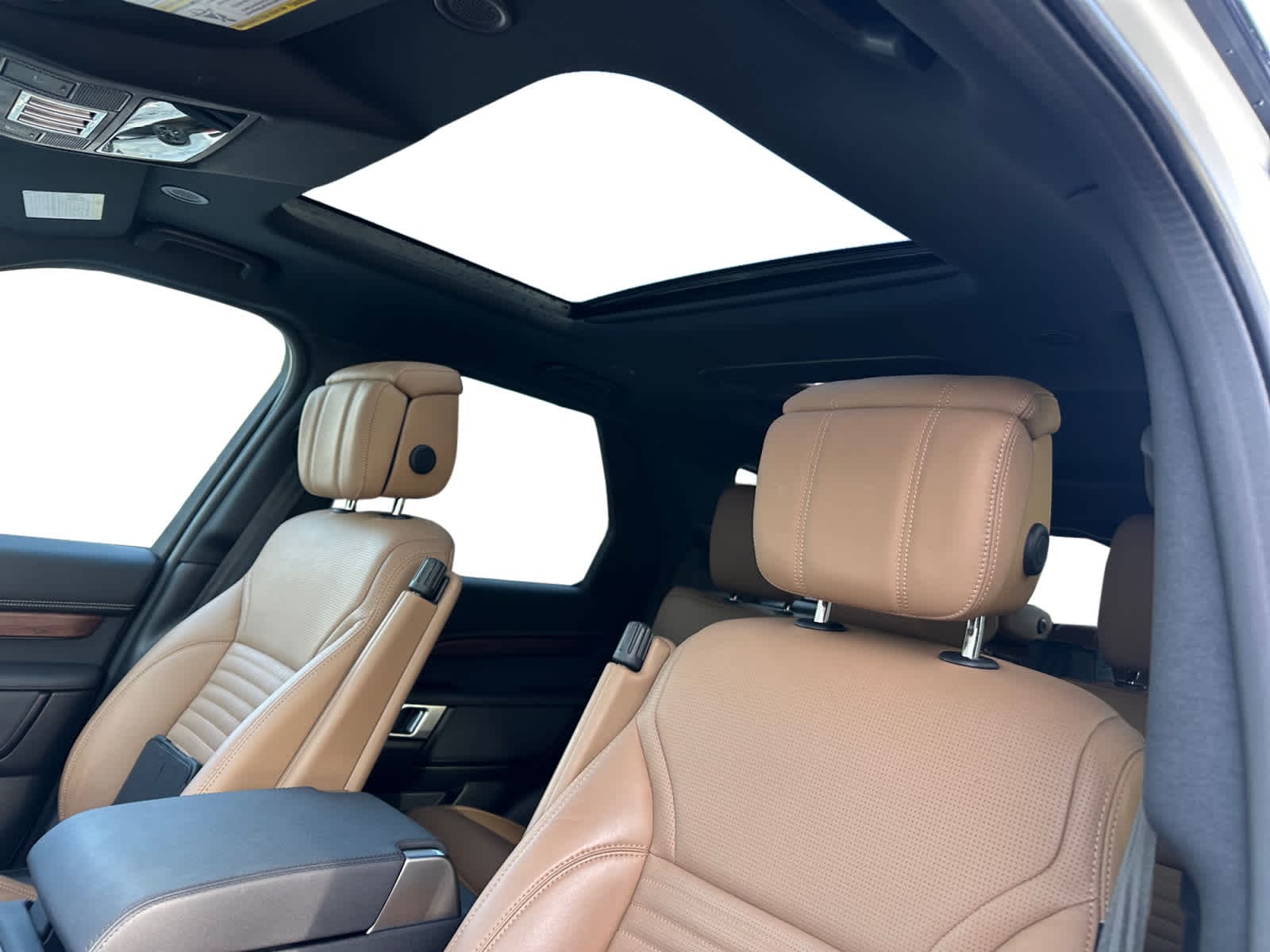 used 2024 Land Rover Discovery car, priced at $55,998