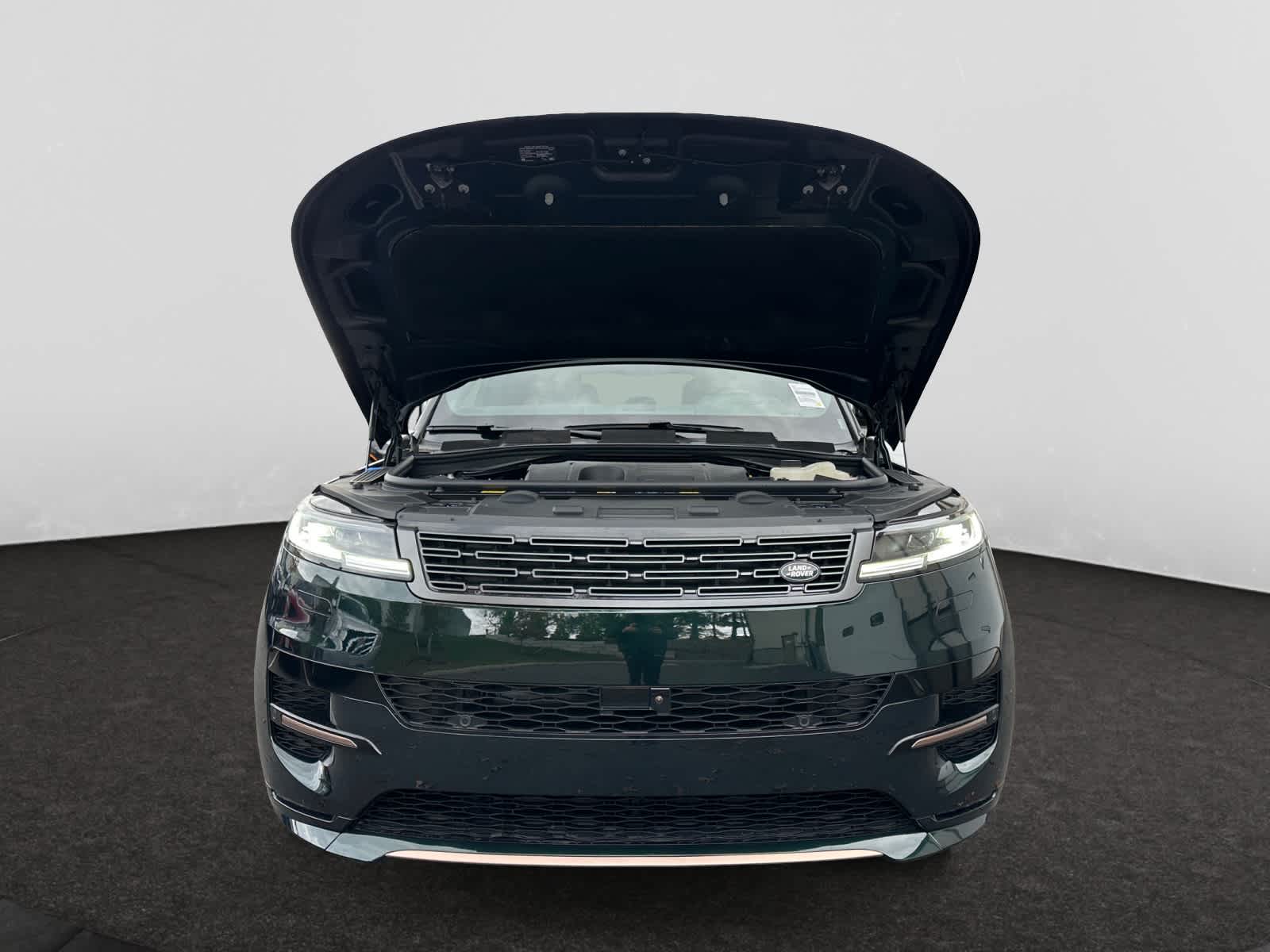 new 2025 Land Rover Range Rover Sport car, priced at $114,550