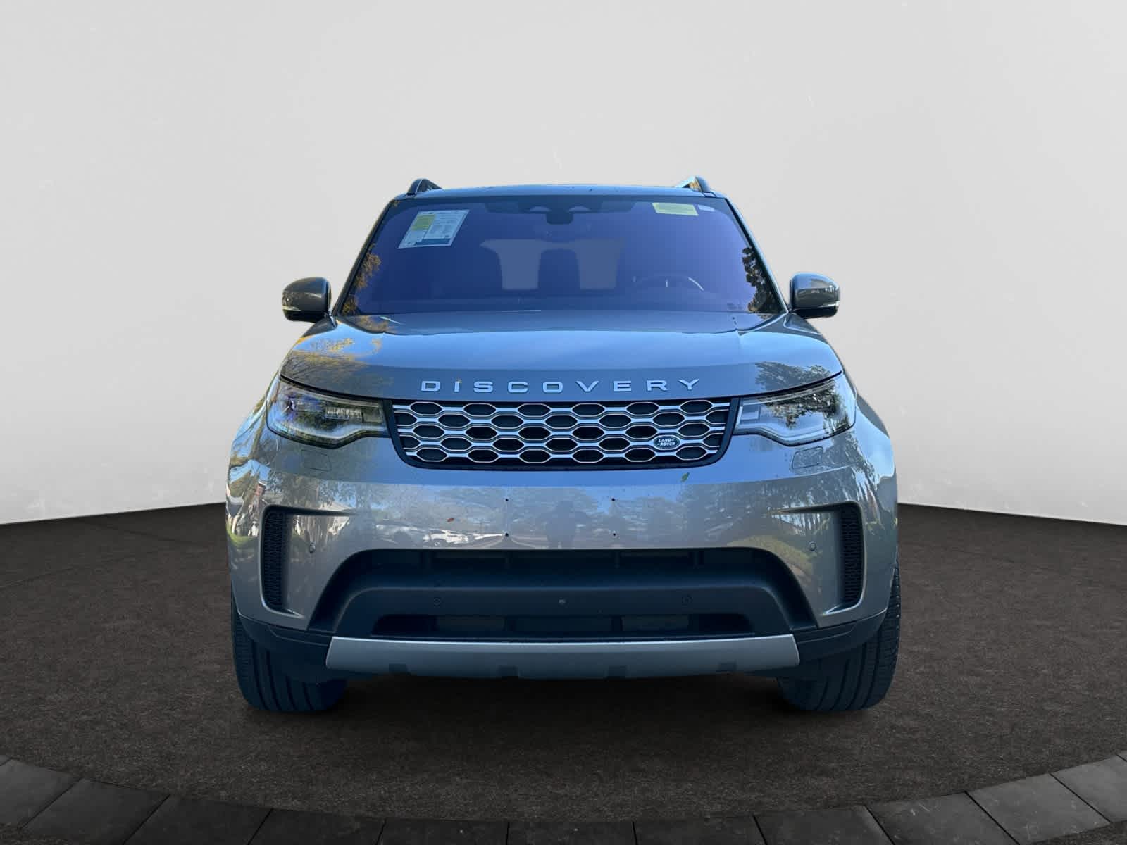 used 2023 Land Rover Discovery car, priced at $40,397