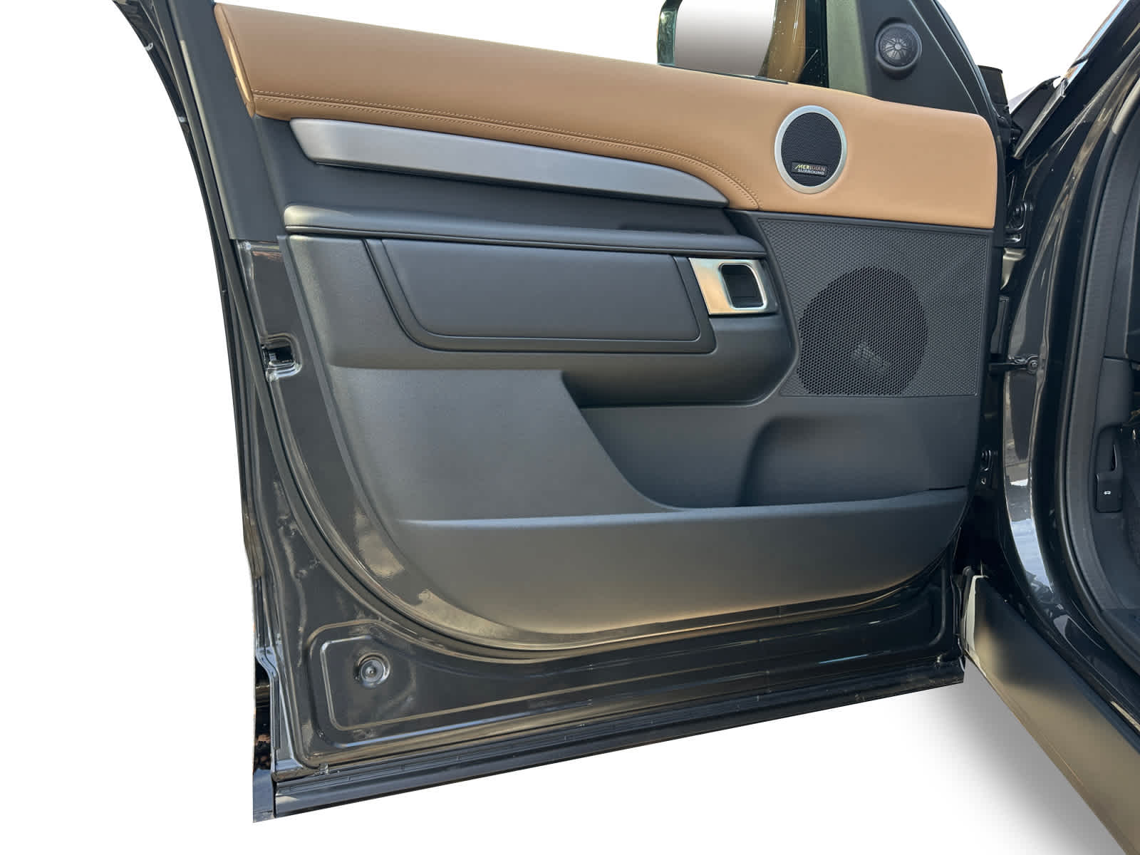 new 2026 Land Rover Discovery car, priced at $91,496