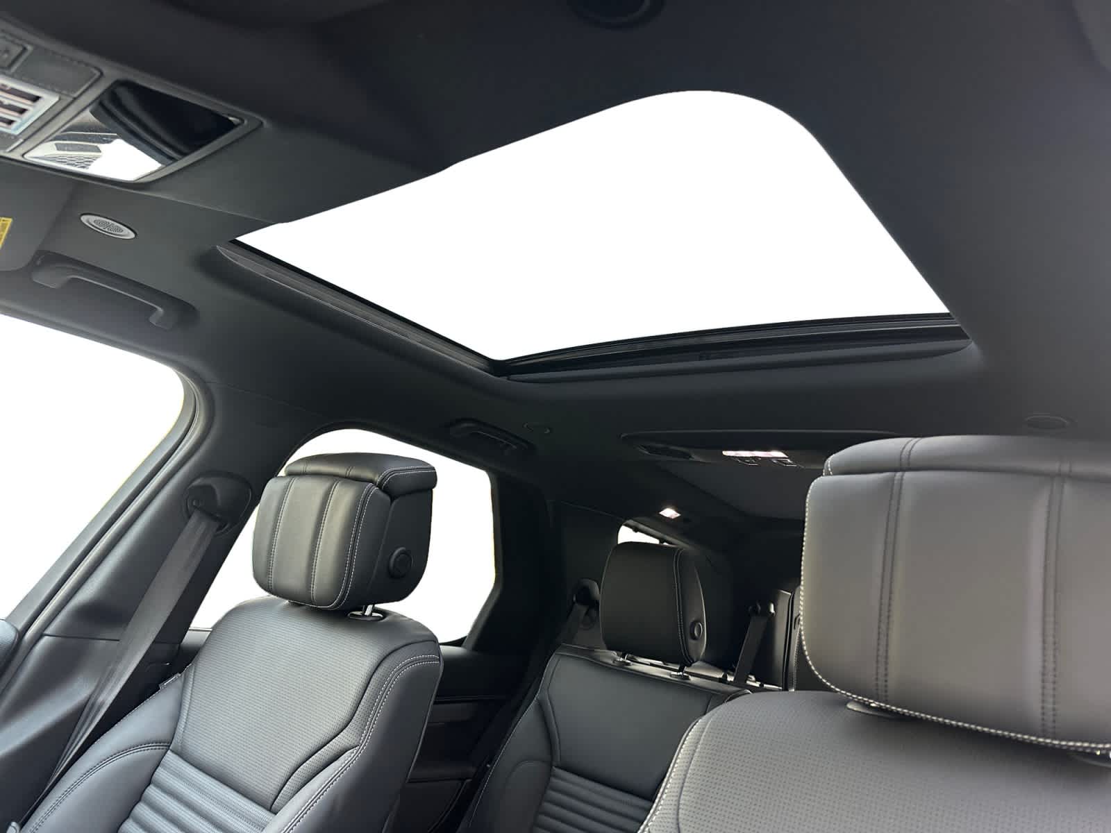 new 2026 Land Rover Discovery car, priced at $81,166