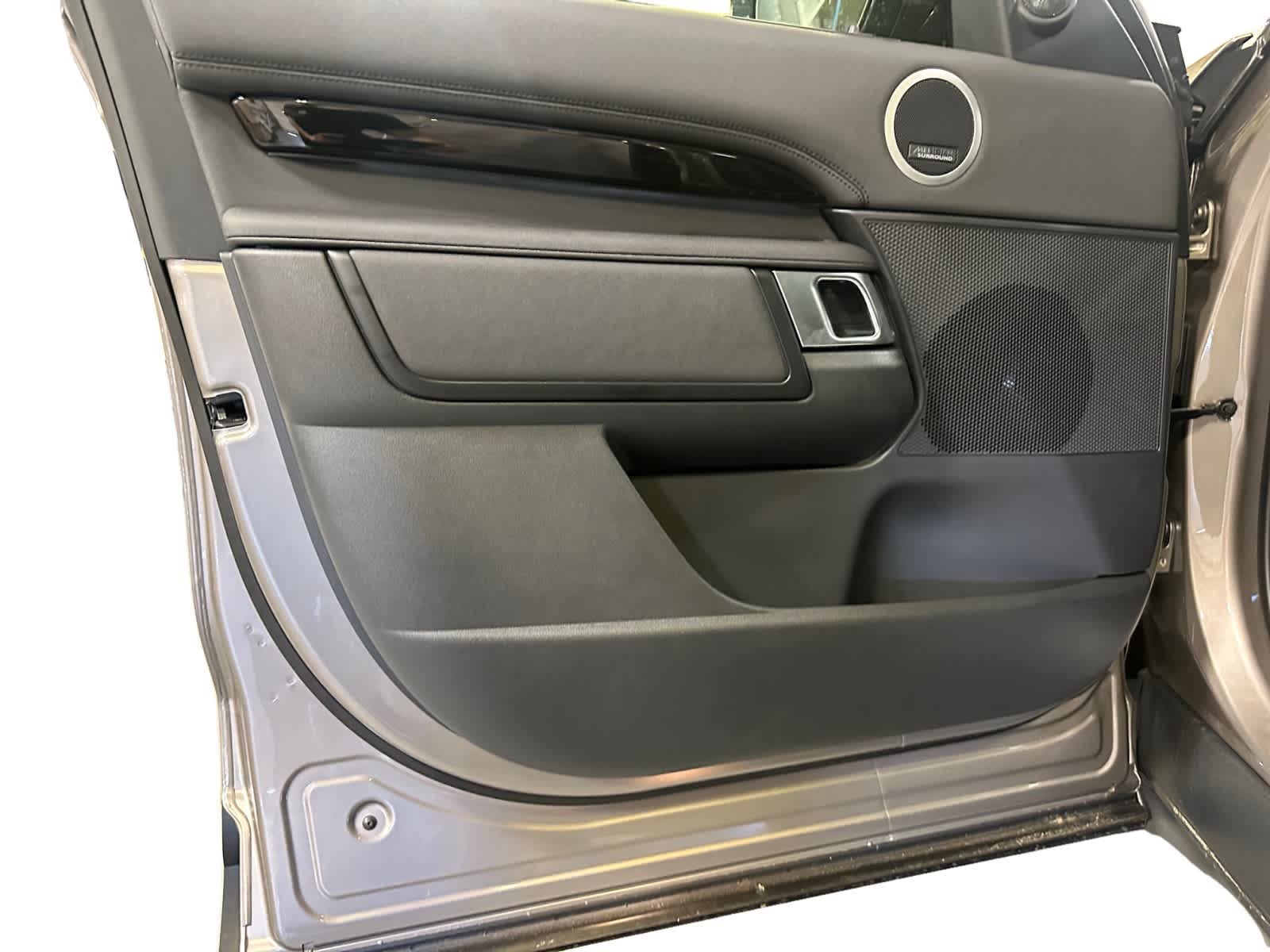 new 2025 Land Rover Discovery car, priced at $69,888