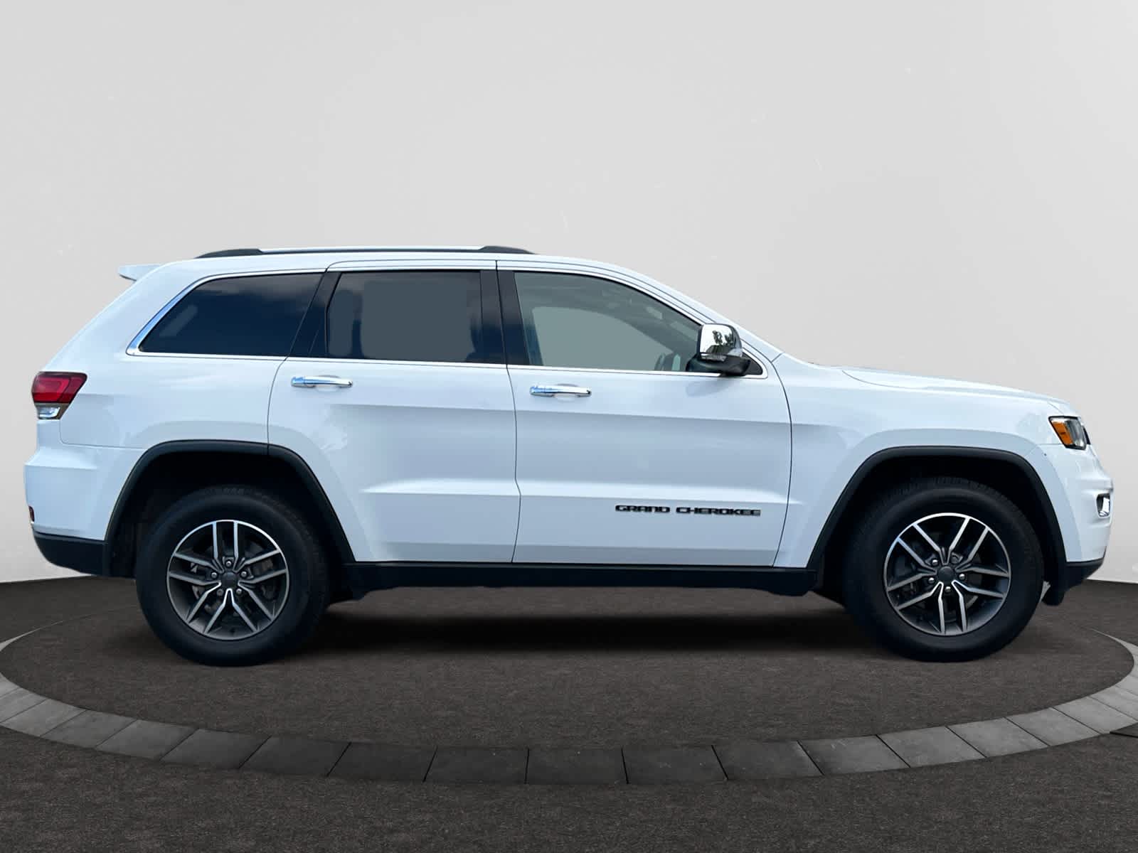 used 2020 Jeep Grand Cherokee car, priced at $24,498