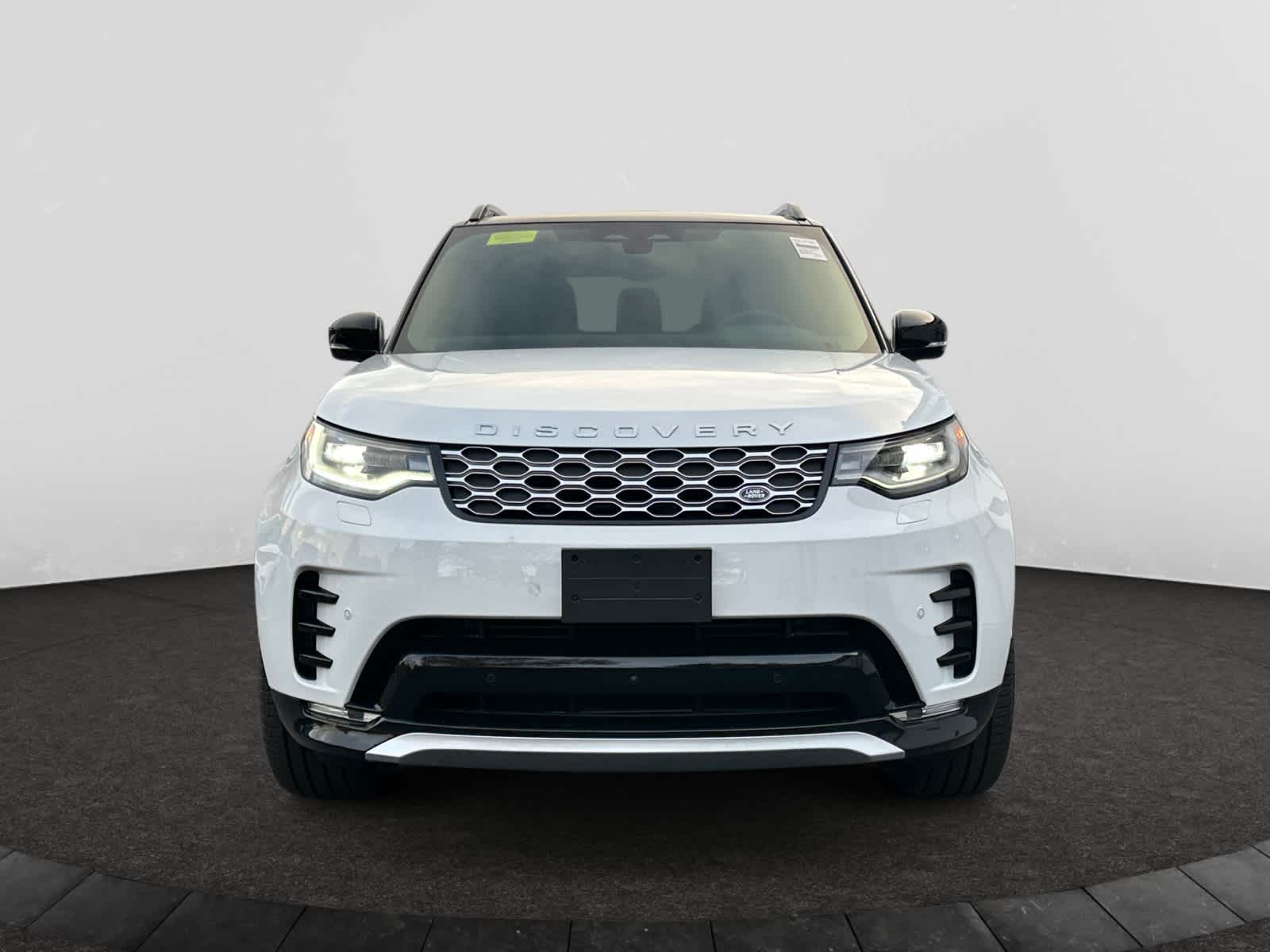 new 2026 Land Rover Discovery car, priced at $81,166