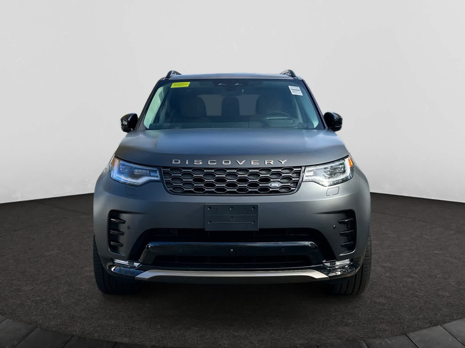 new 2026 Land Rover Discovery car, priced at $91,496
