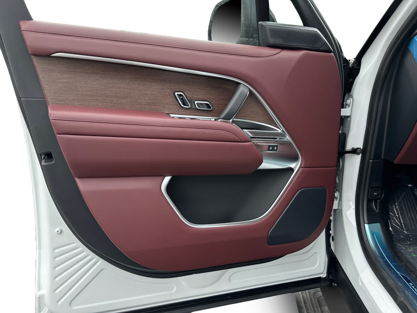 new 2025 Land Rover Range Rover car, priced at $135,450
