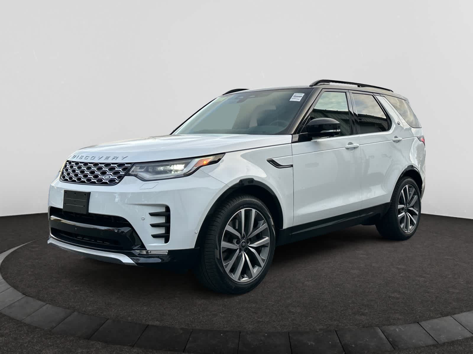 new 2026 Land Rover Discovery car, priced at $81,166