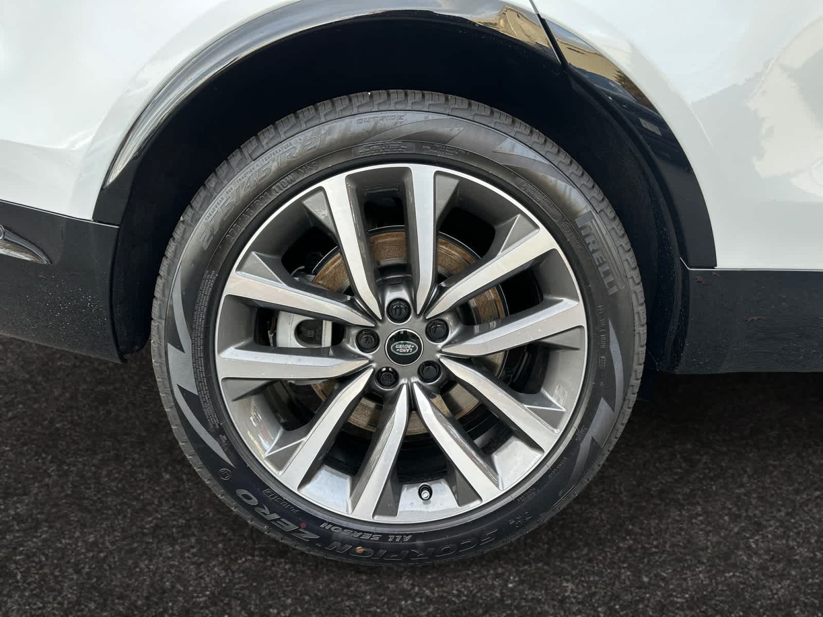 new 2026 Land Rover Discovery car, priced at $81,166