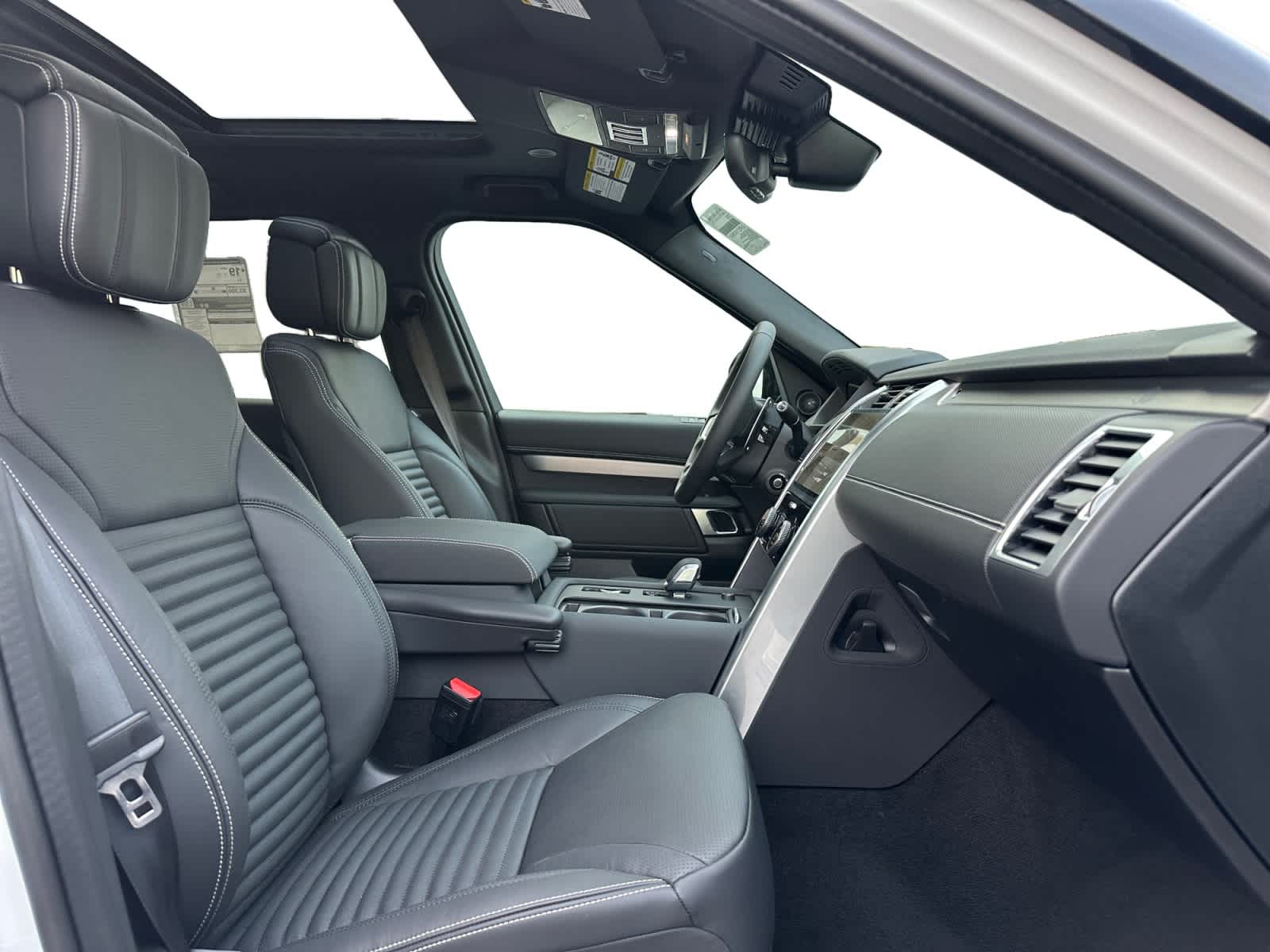 new 2026 Land Rover Discovery car, priced at $81,166