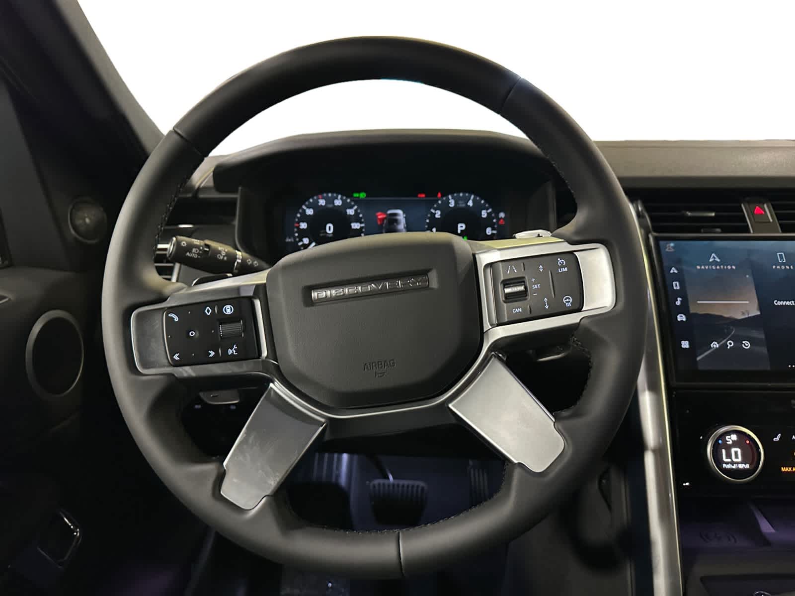 new 2025 Land Rover Discovery car, priced at $68,478