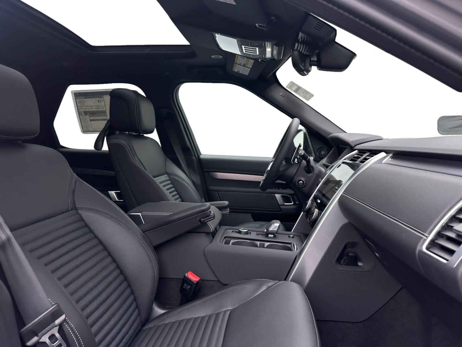 new 2025 Land Rover Discovery car, priced at $78,068