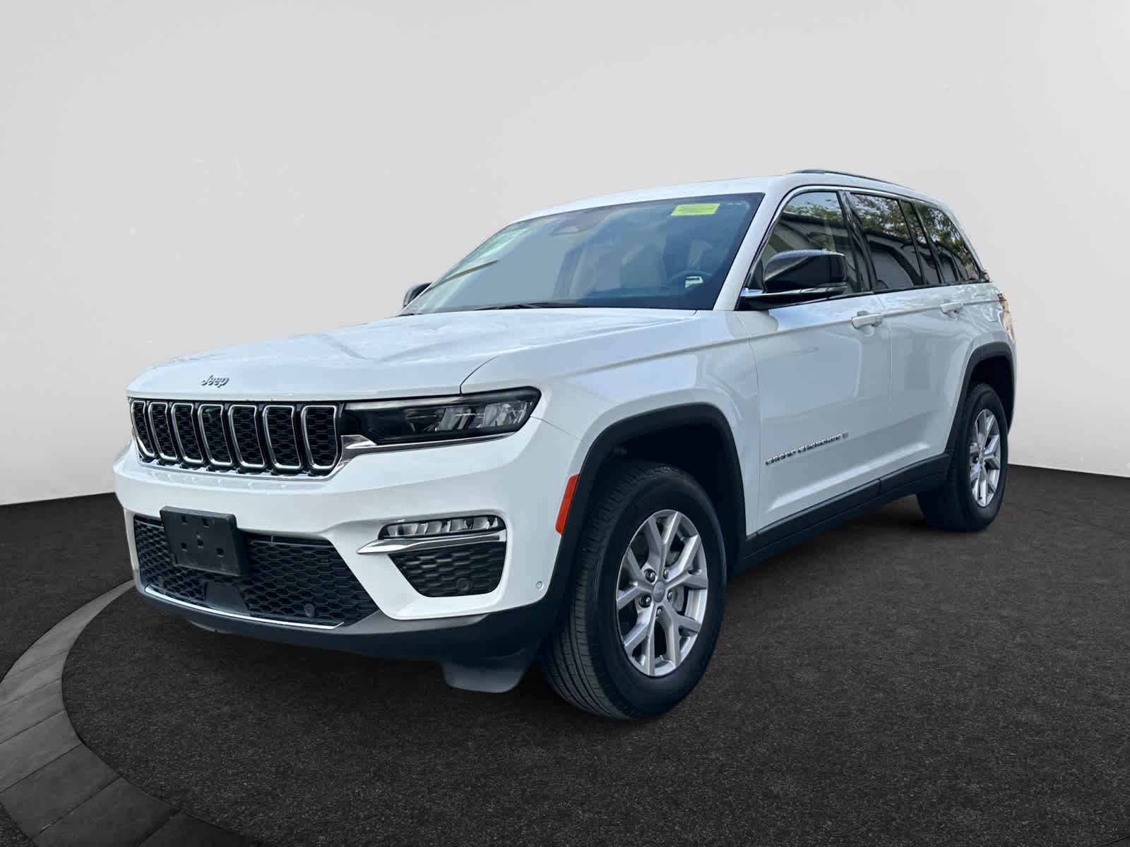 used 2022 Jeep Grand Cherokee car, priced at $31,498