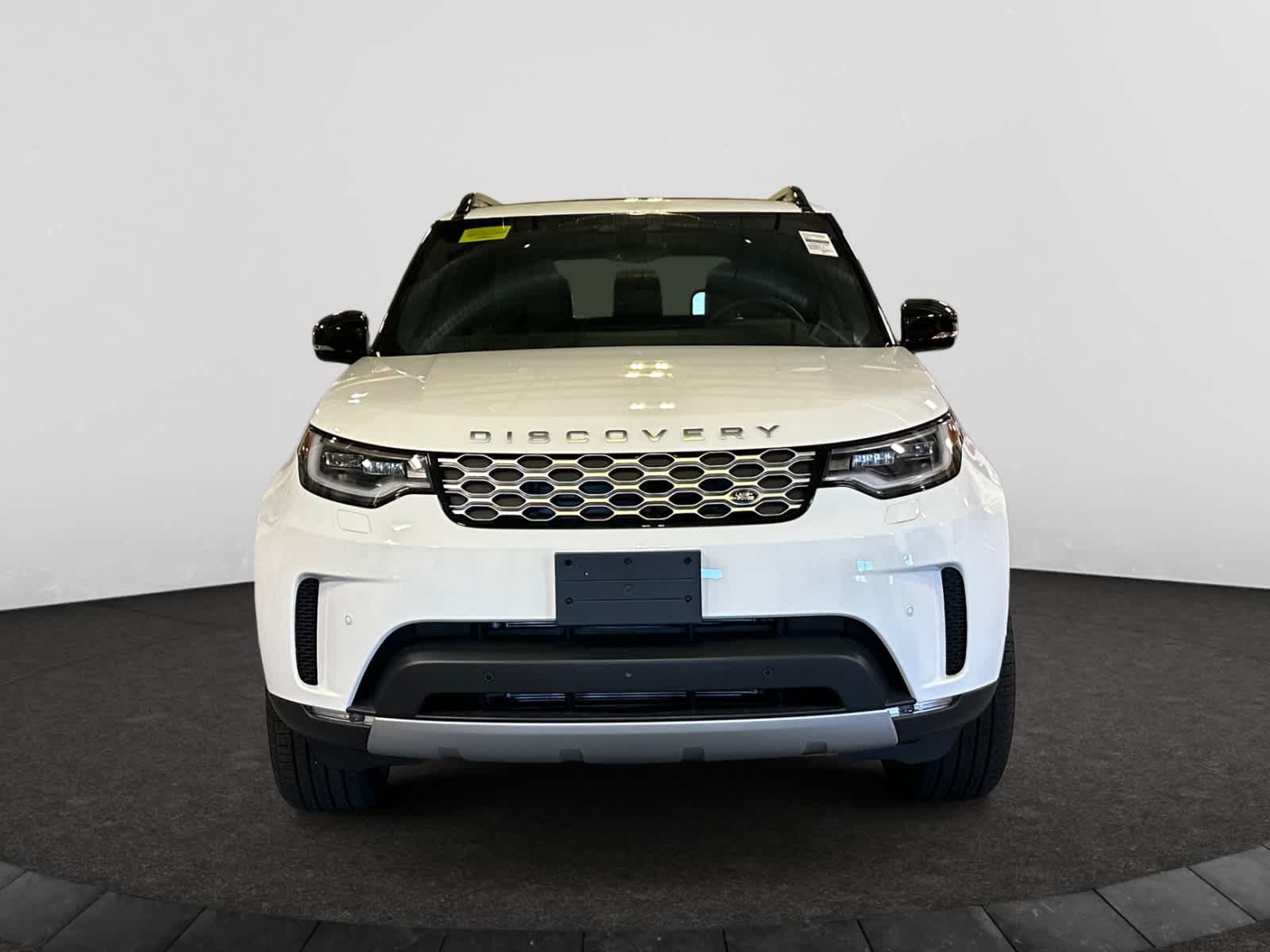 new 2025 Land Rover Discovery car, priced at $65,553