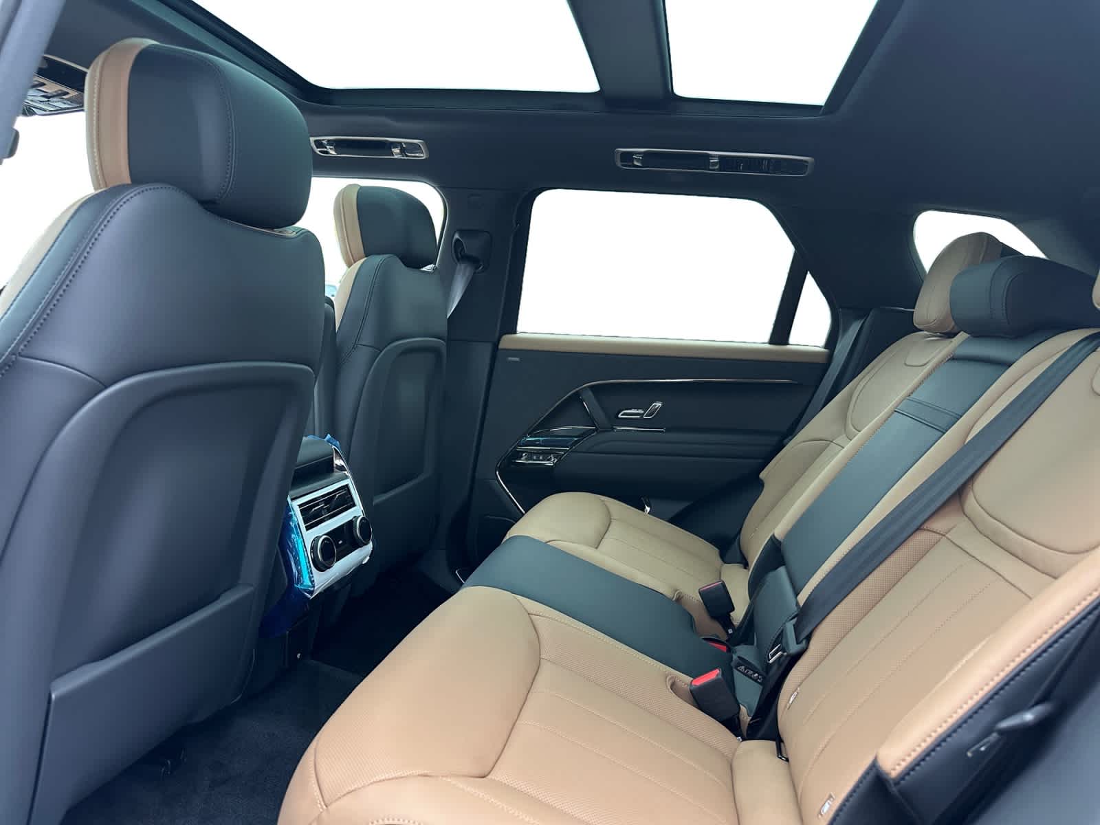 new 2025 Land Rover Range Rover Sport car, priced at $105,475