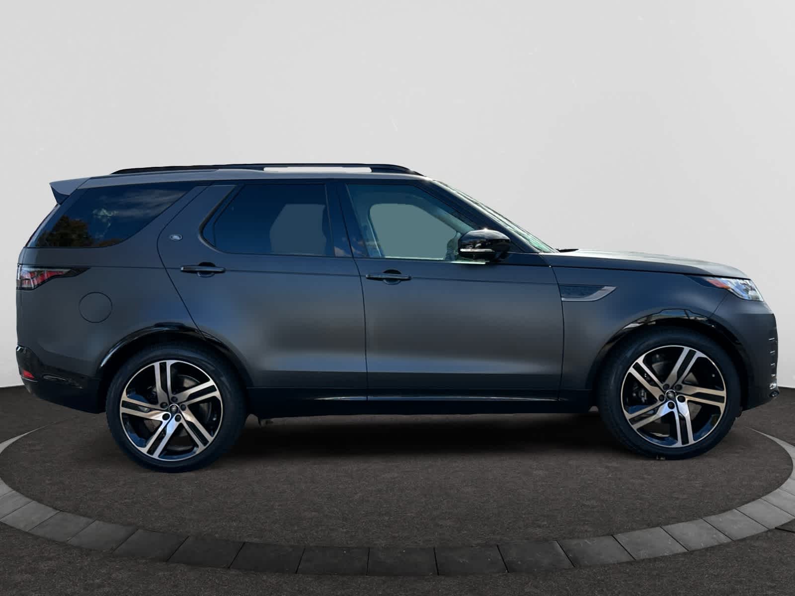 new 2026 Land Rover Discovery car, priced at $91,496