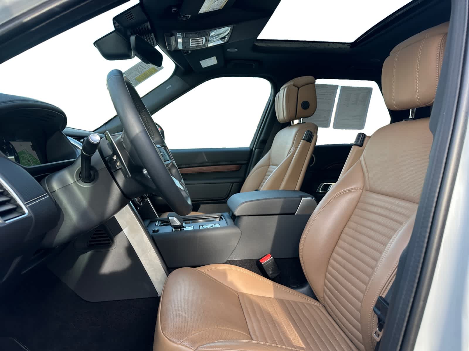 used 2024 Land Rover Discovery car, priced at $55,998