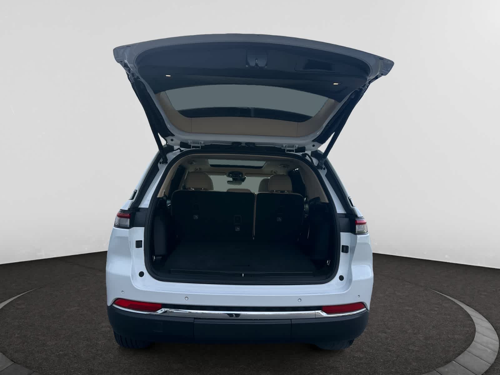 used 2022 Jeep Grand Cherokee car, priced at $31,498