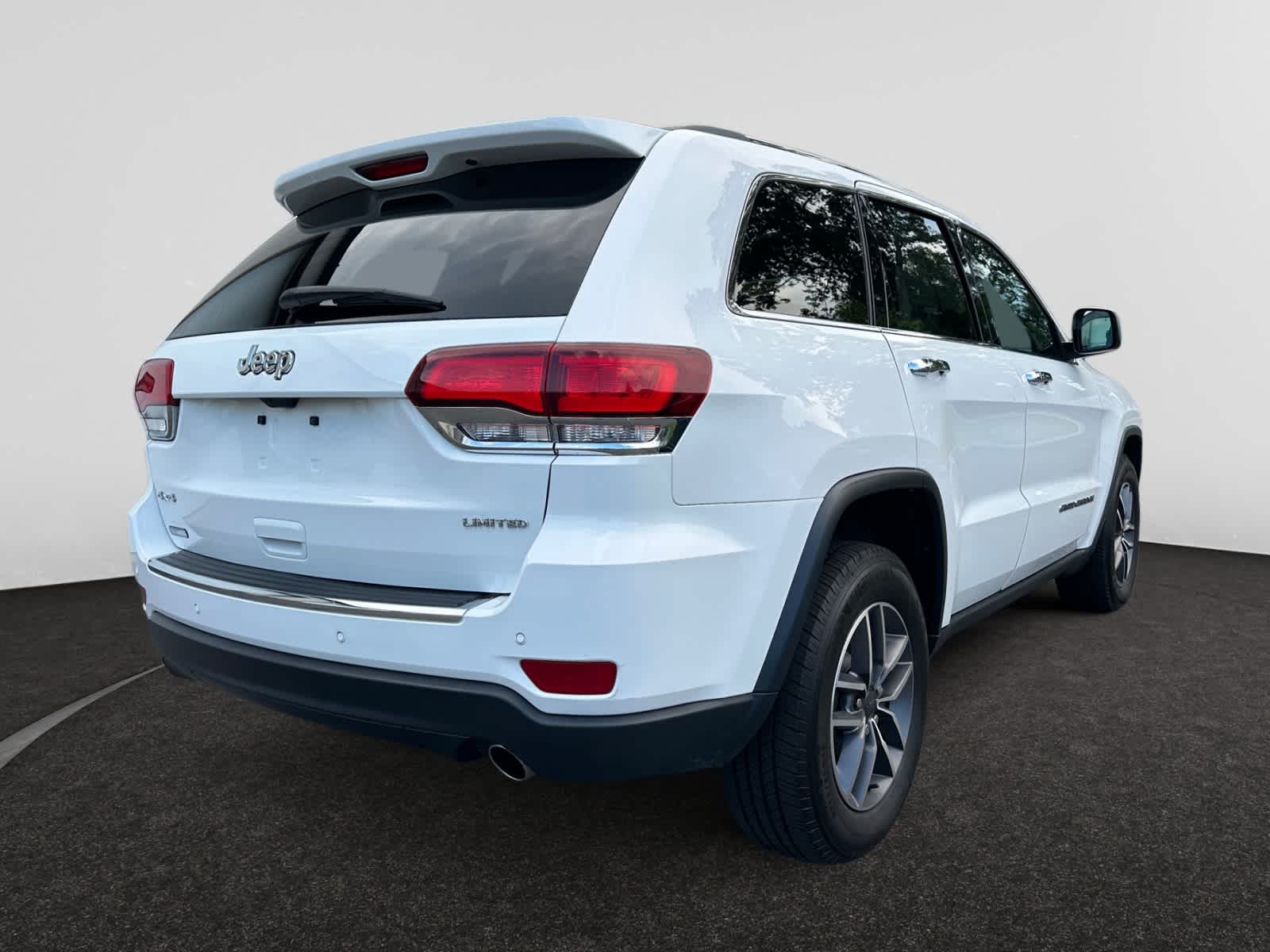 used 2020 Jeep Grand Cherokee car, priced at $24,498