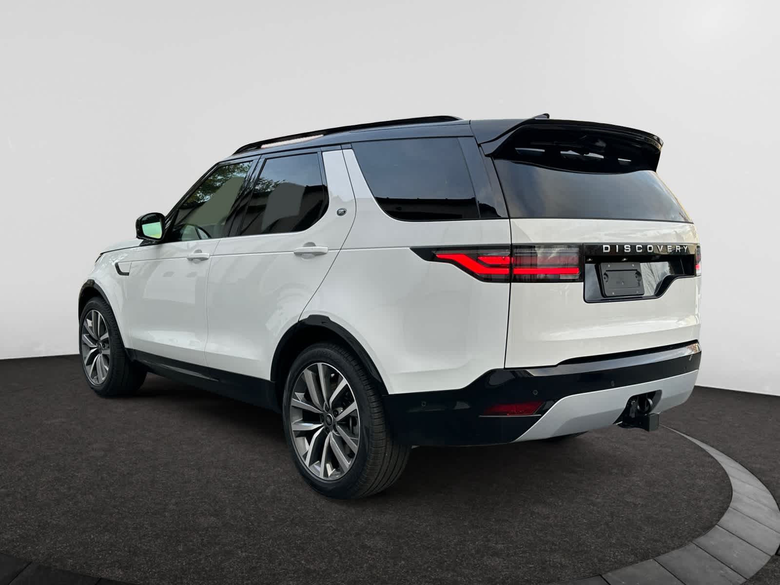 new 2026 Land Rover Discovery car, priced at $81,166
